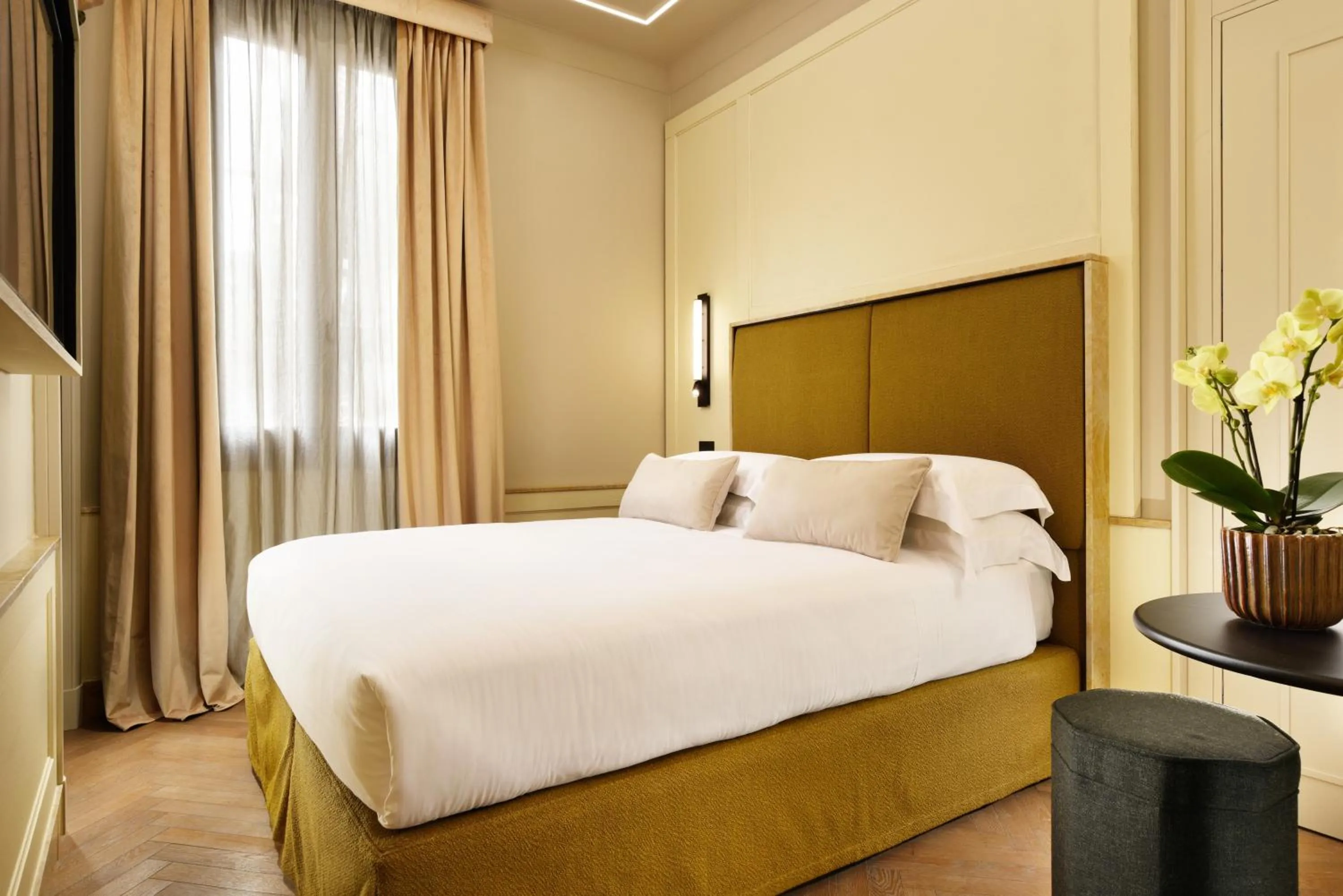 Smart Single Room in Floren Hotel