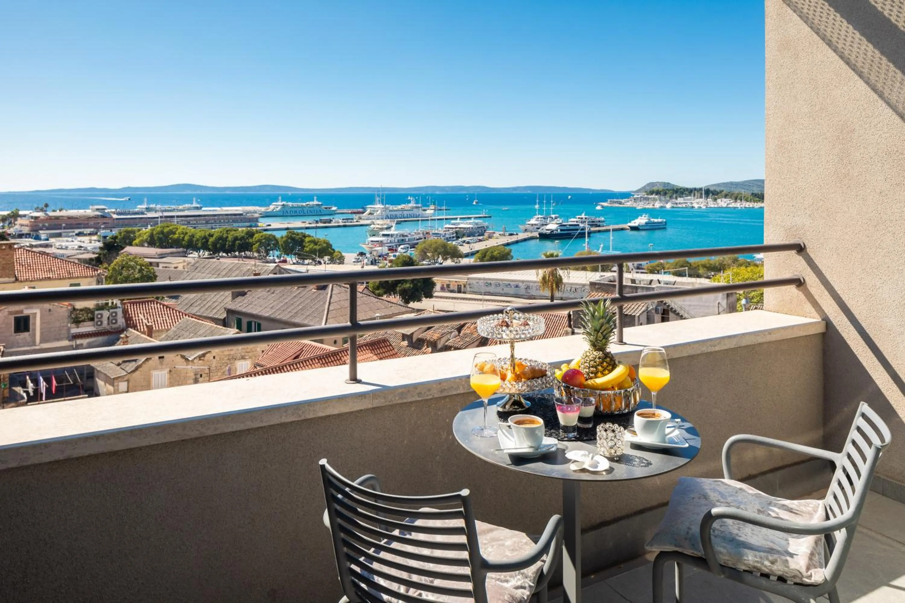 Superior Double or Twin Room with Sea View and Balcony in Hotel Luxe