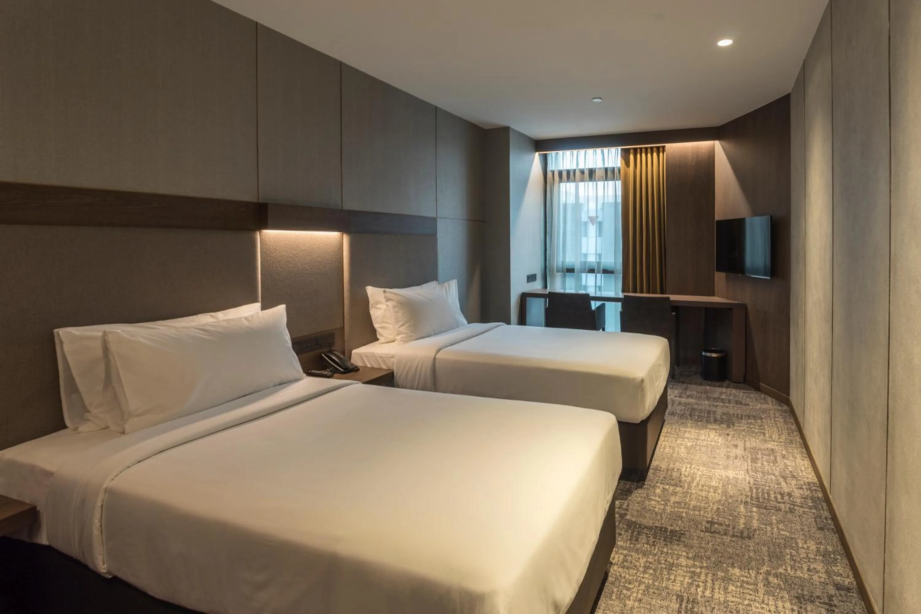 Deluxe Twin Room in Oakwood Bencoolen Singapore