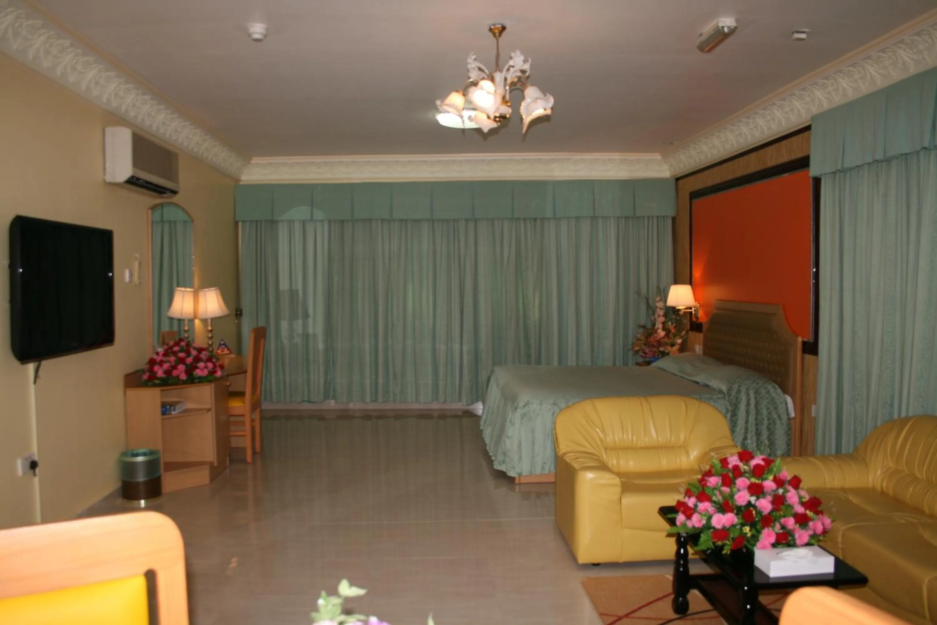 Deluxe Room in Bowshar International Hotel