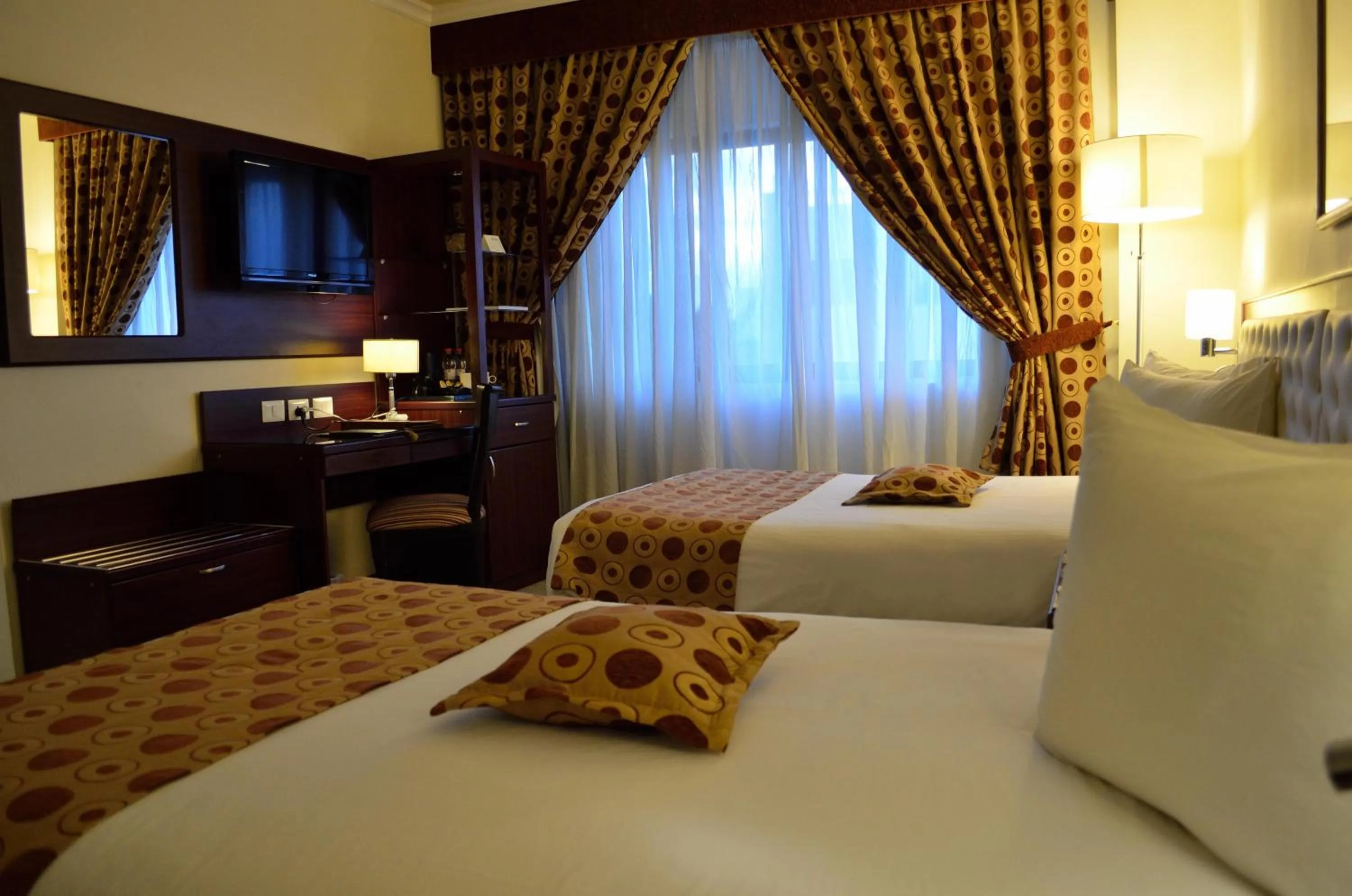 Twin Room in Larsa Hotel
