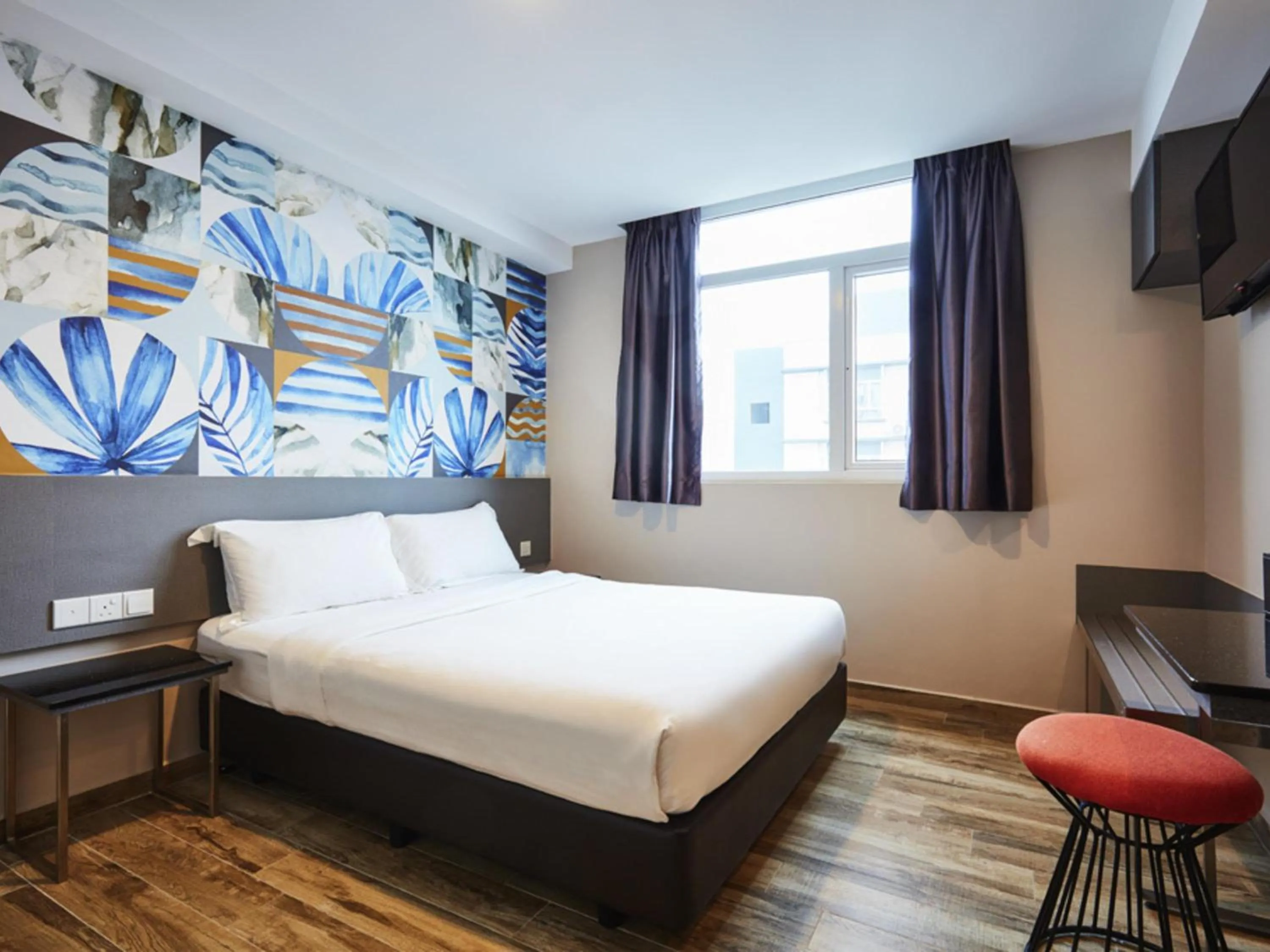 Superior Double Room in ibis budget Singapore Sapphire