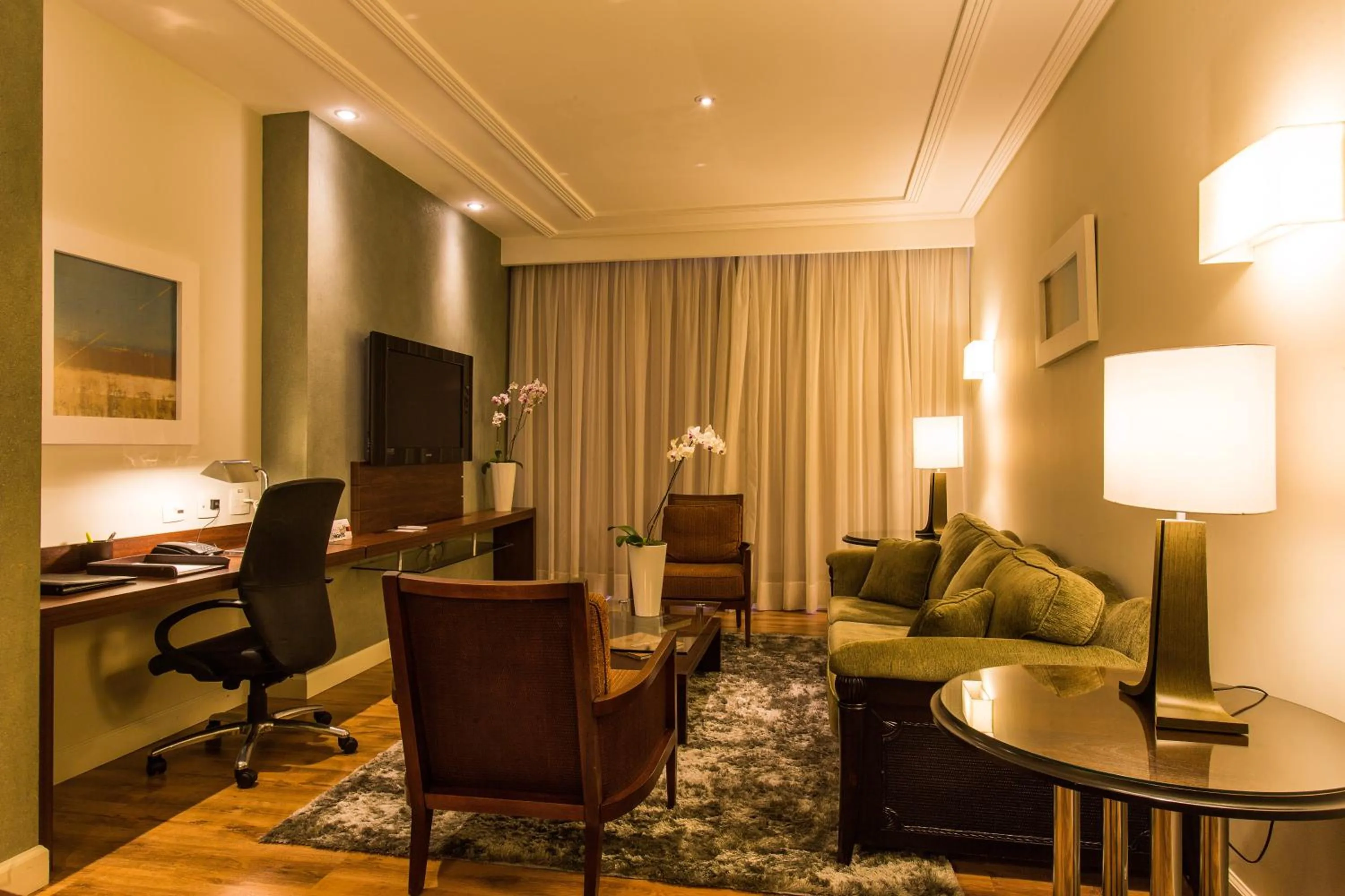 Royal Suite Queen - single occupancy in Radisson Hotel Curitiba