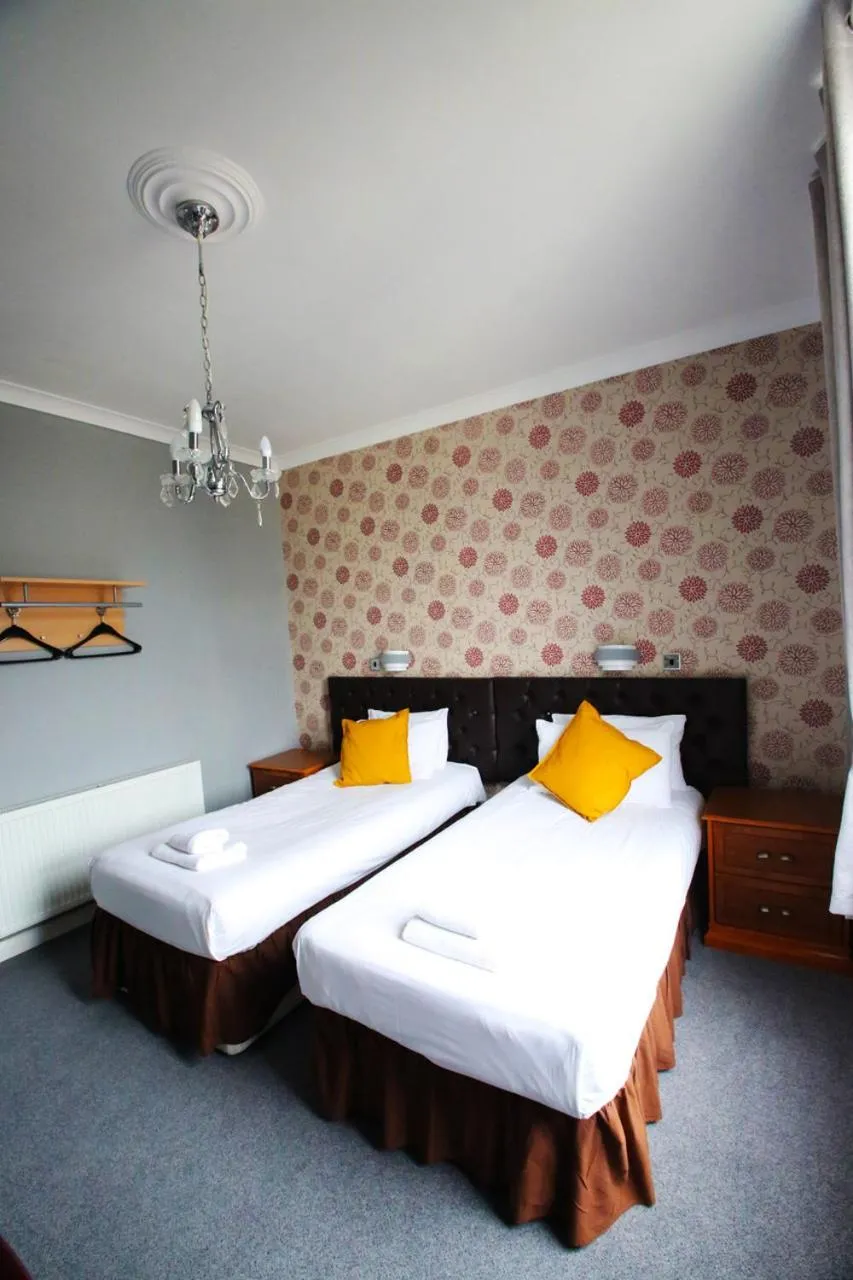 Standard Twin Room in The Lansdowne