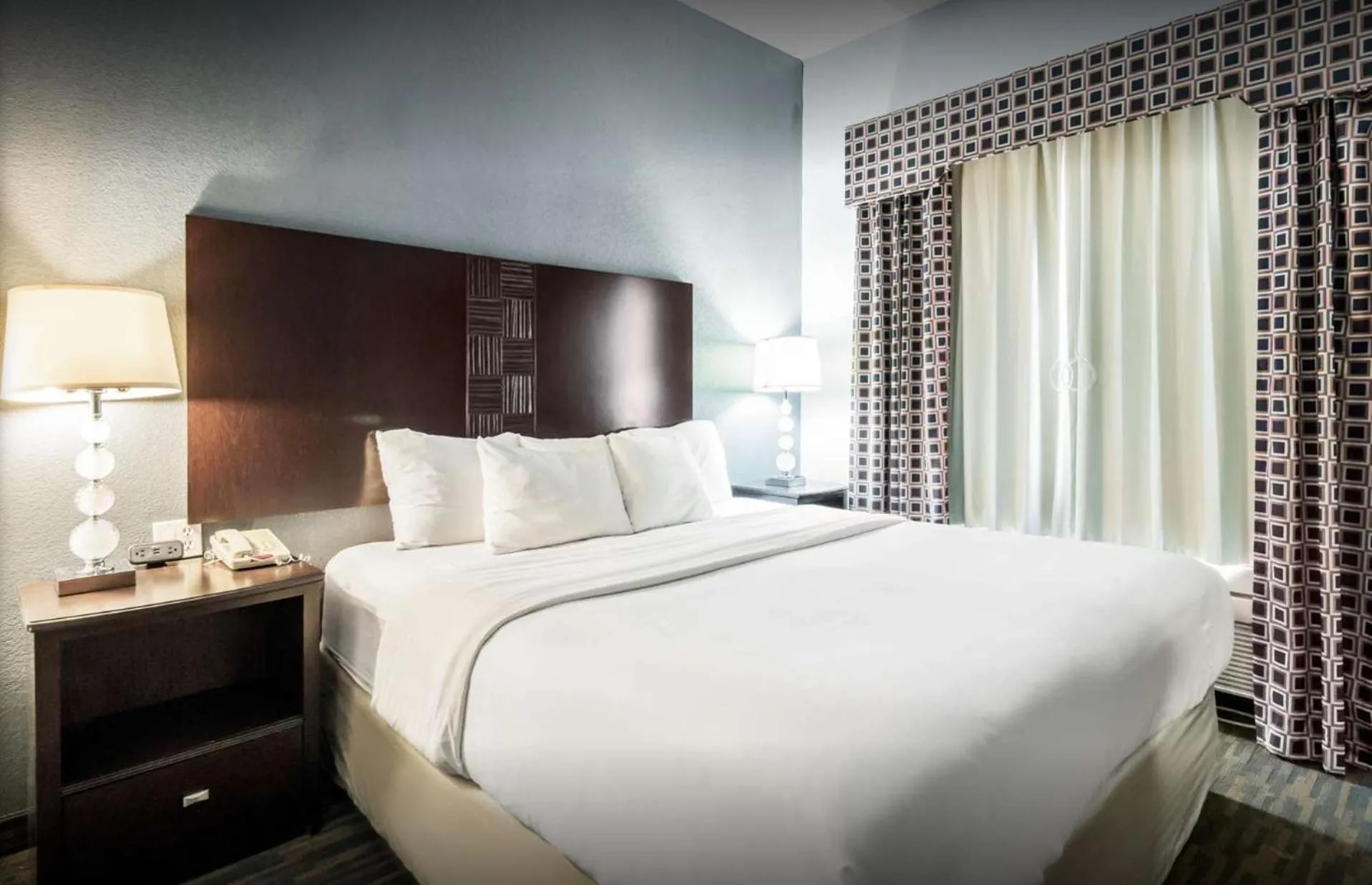 Deluxe King Room - single occupancy - Non-Smoking in Motel 6-Mineral Wells, TX