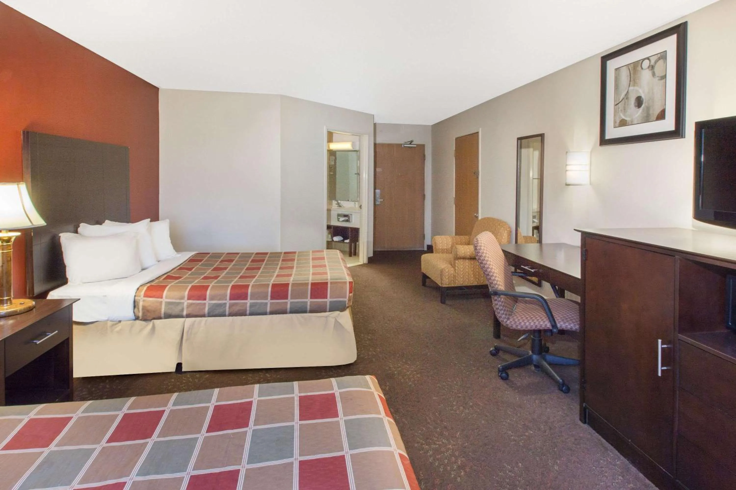 Double Room with Two Double Beds - Non-Smoking in Travelodge by Wyndham Romulus Detroit Airport