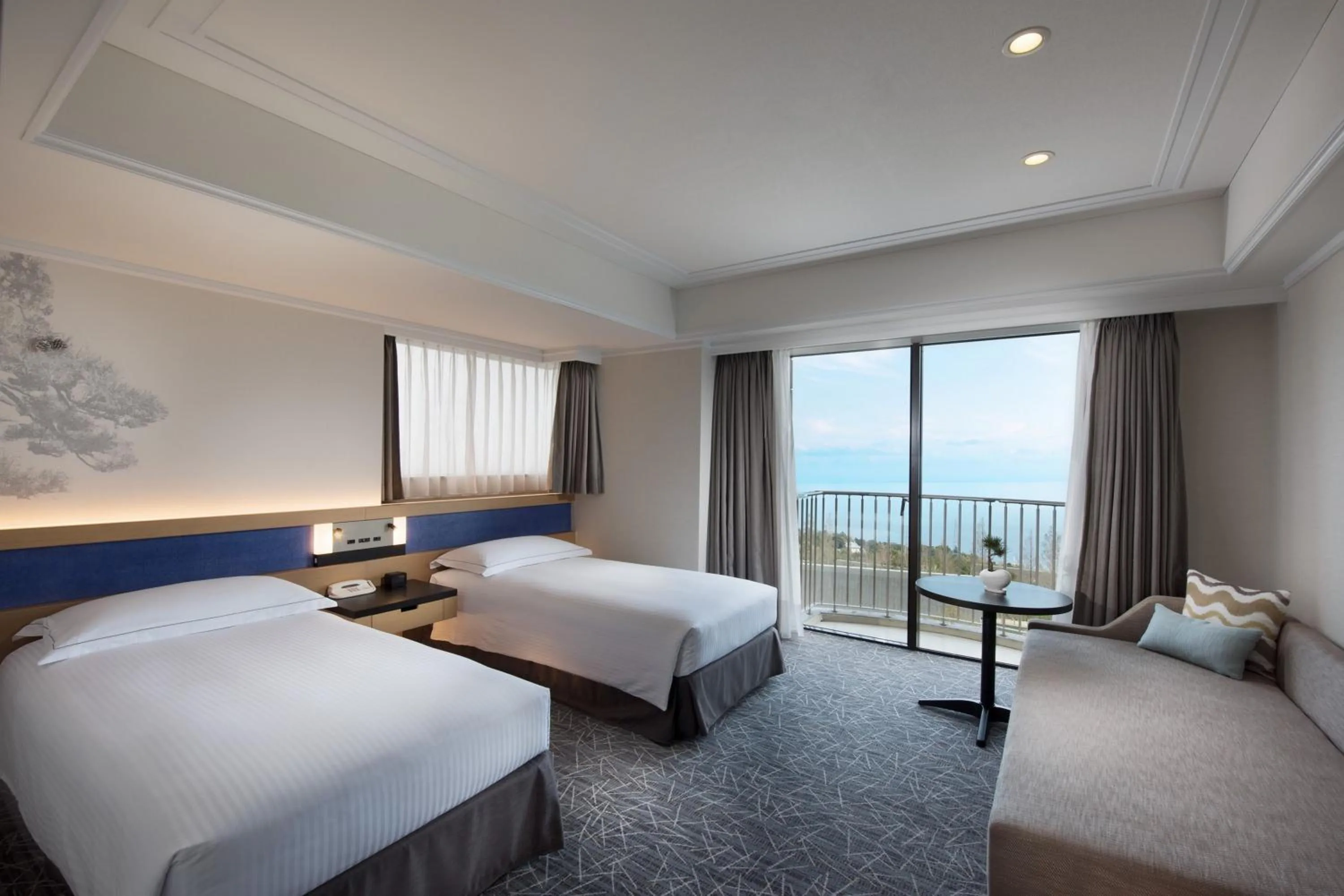 Hilton Corner Twin Room in Hilton Odawara Resort & Spa