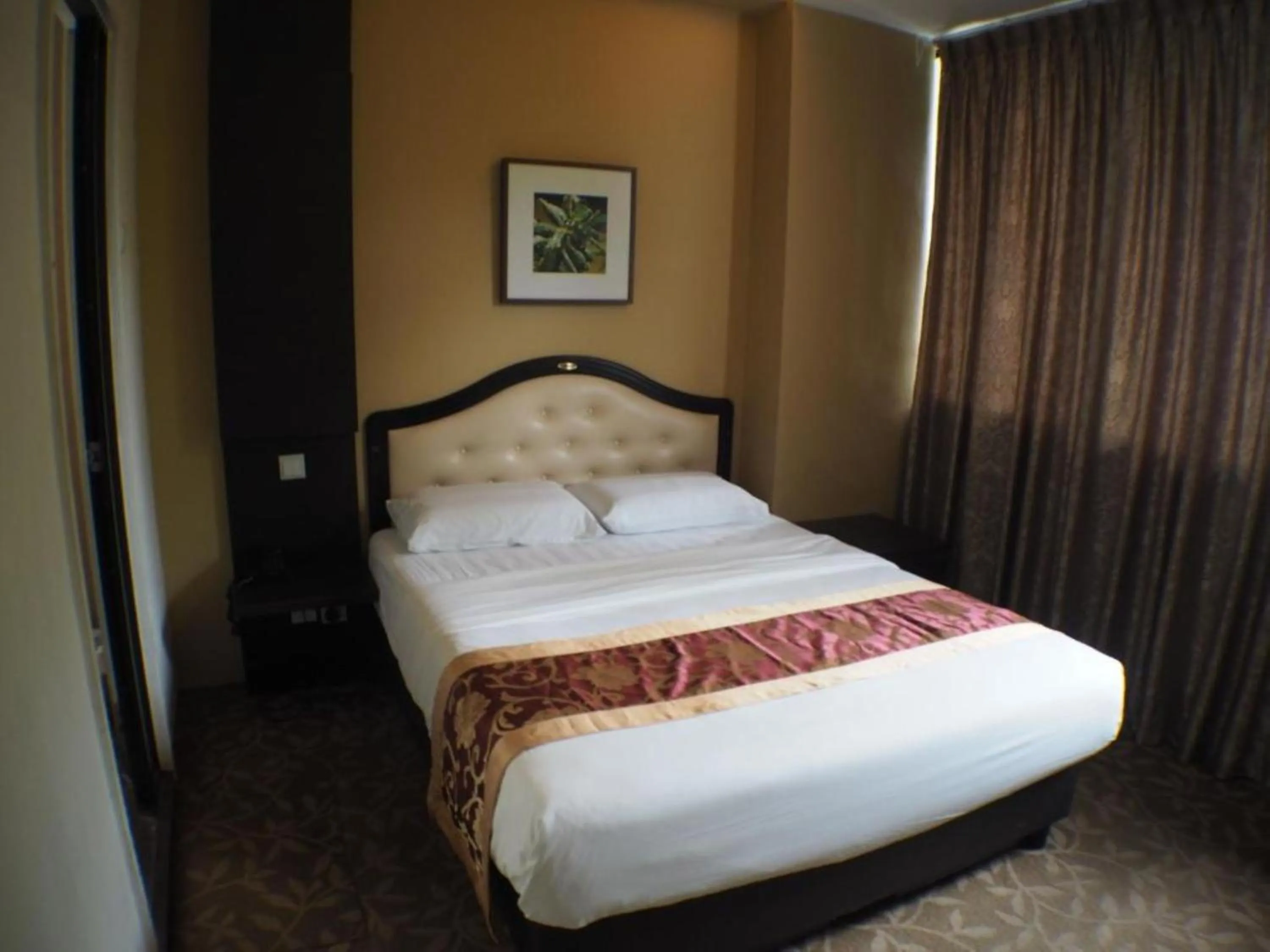 Superior Double Room in L Hotel at Broadway