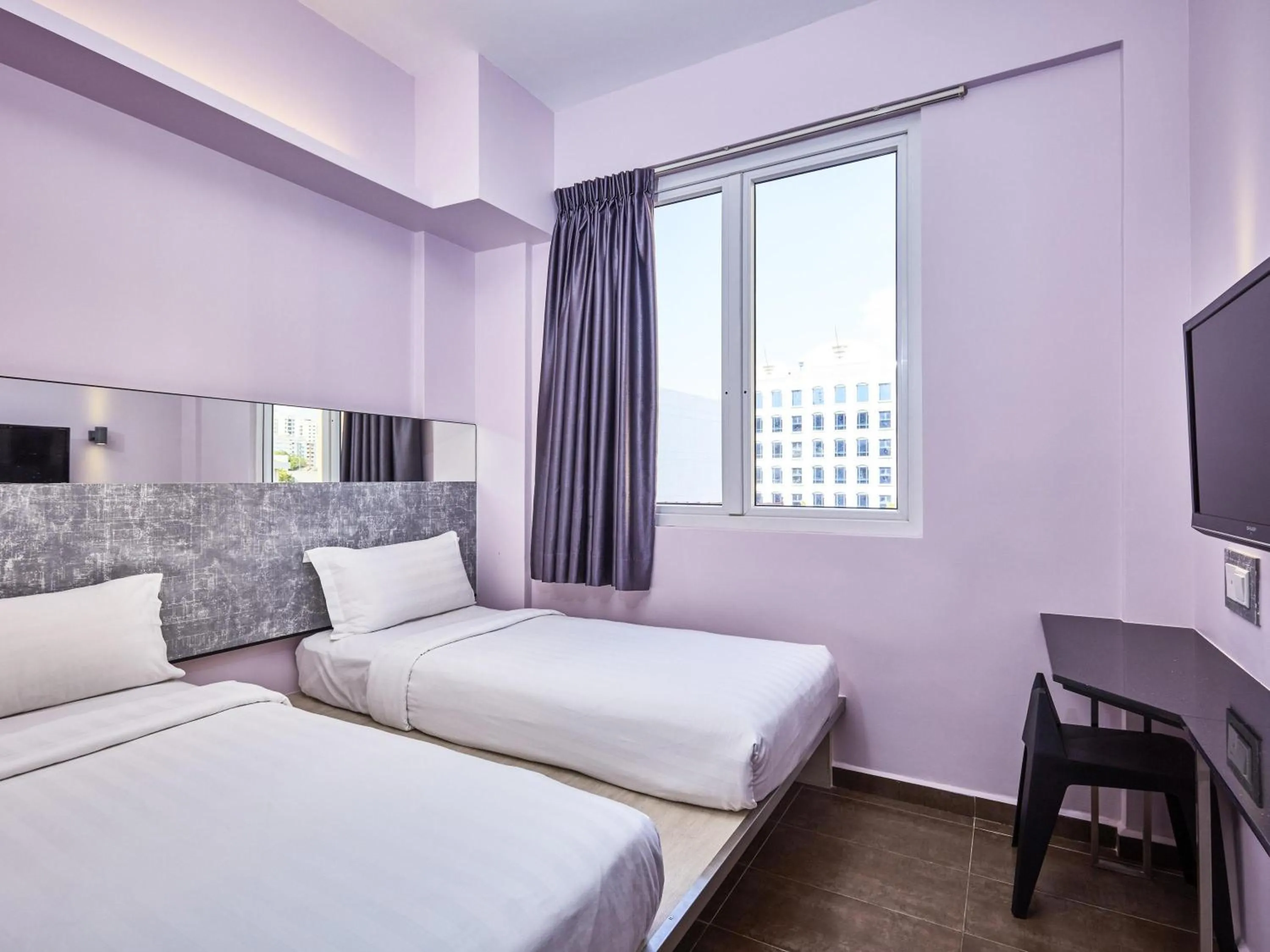 Superior Twin Room in ibis budget Singapore Pearl