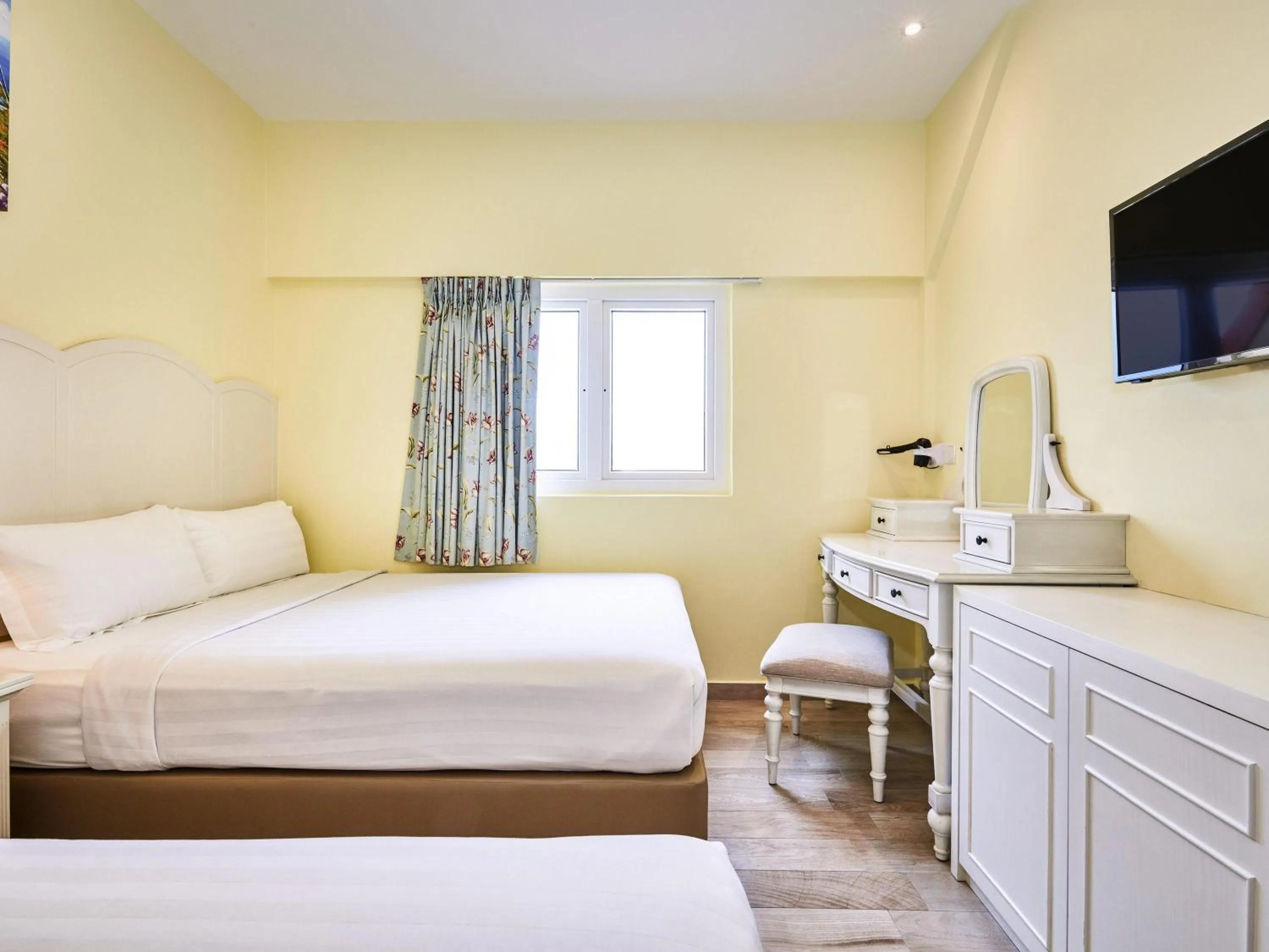 Superior Triple Room in ibis budget Singapore Joo Chiat