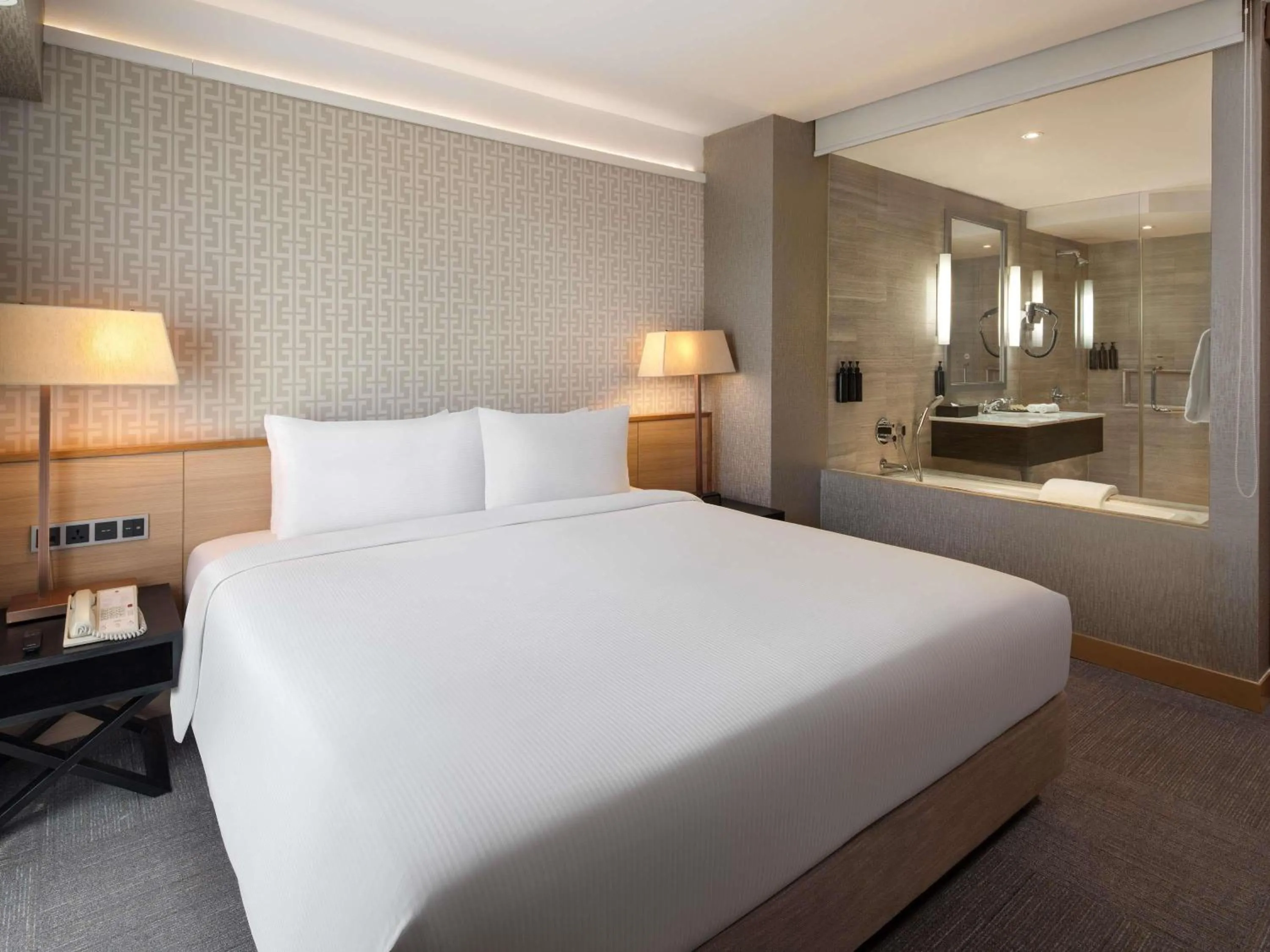 Junior Suite, 1 King Bed, Club Access in Grand Mercure Singapore Roxy