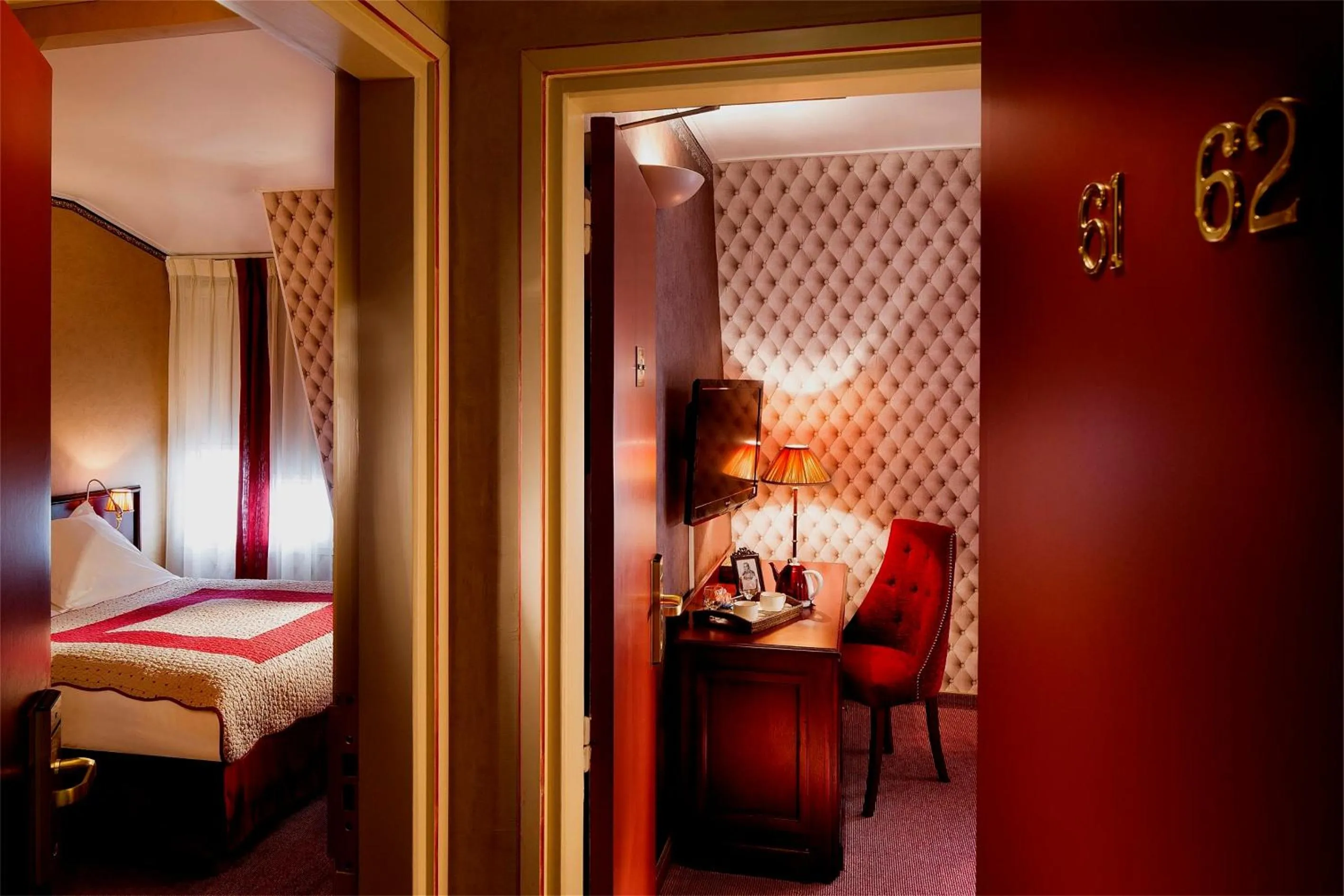 Two Connecting Double Rooms in Hotel Britannique