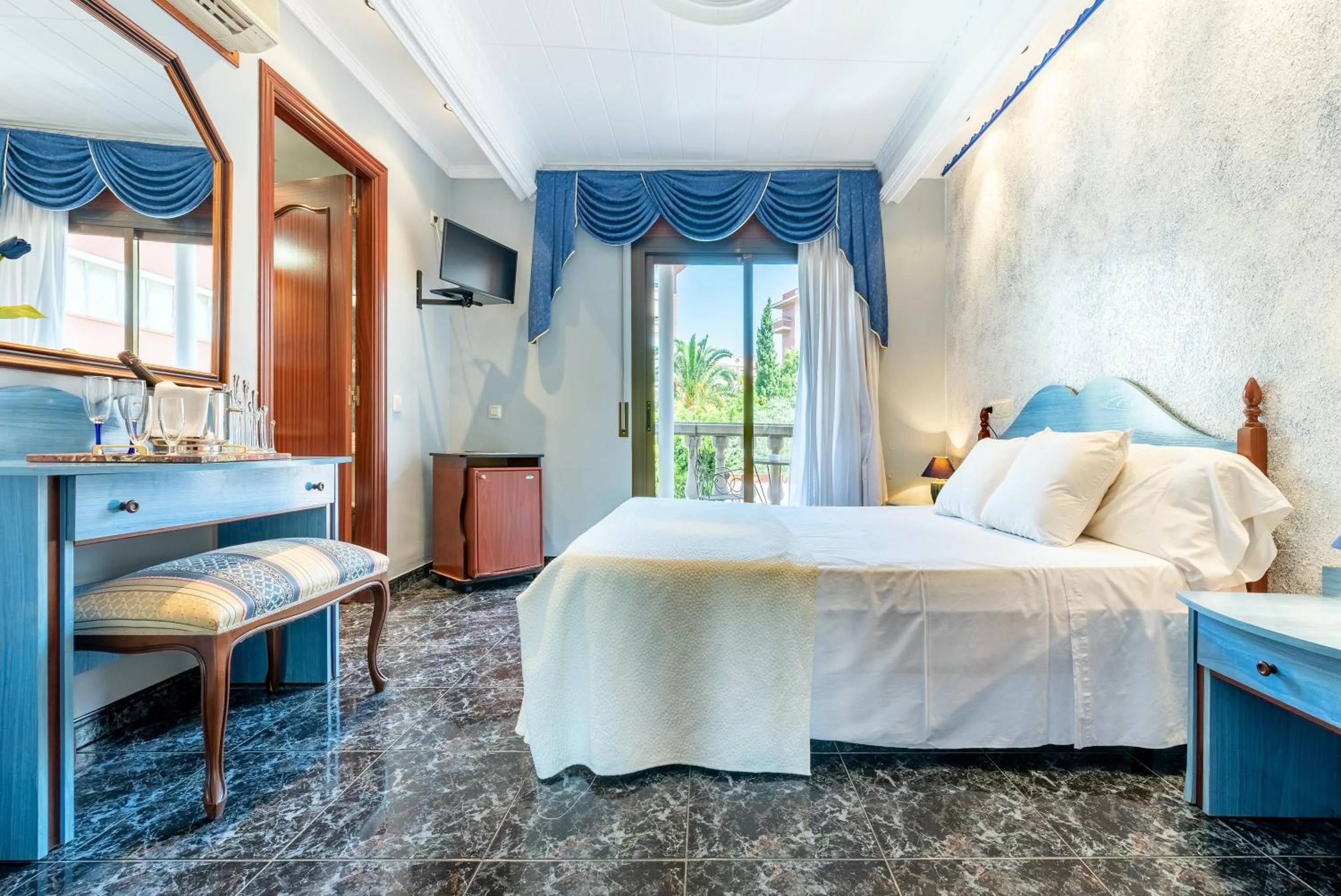 Suite with Balcony in Hotel Canadá