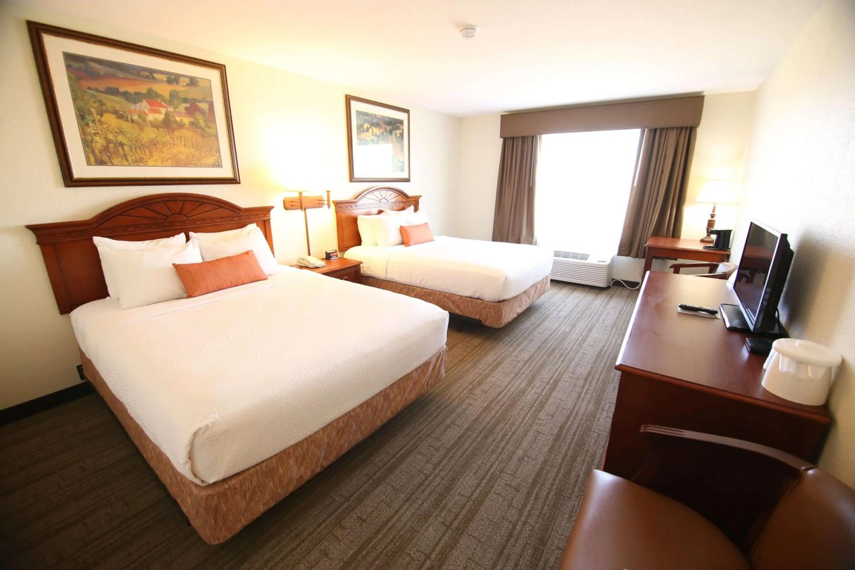 Queen Room with Two Quee Beds and Golf Course View in Crown Pointe Lodge; BW Signature Collection