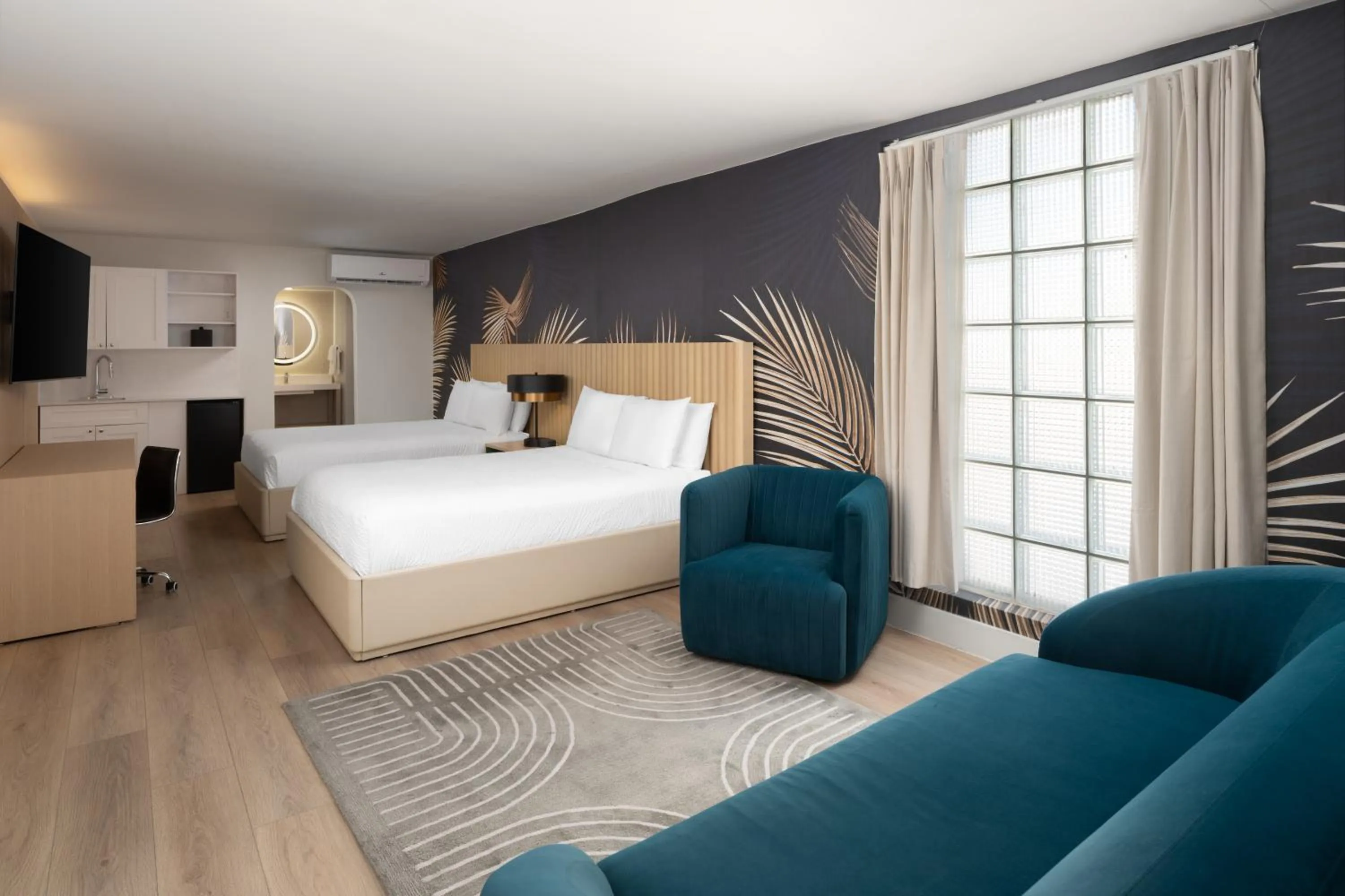 Queen Studio in The Harrison Downtown Hollywood