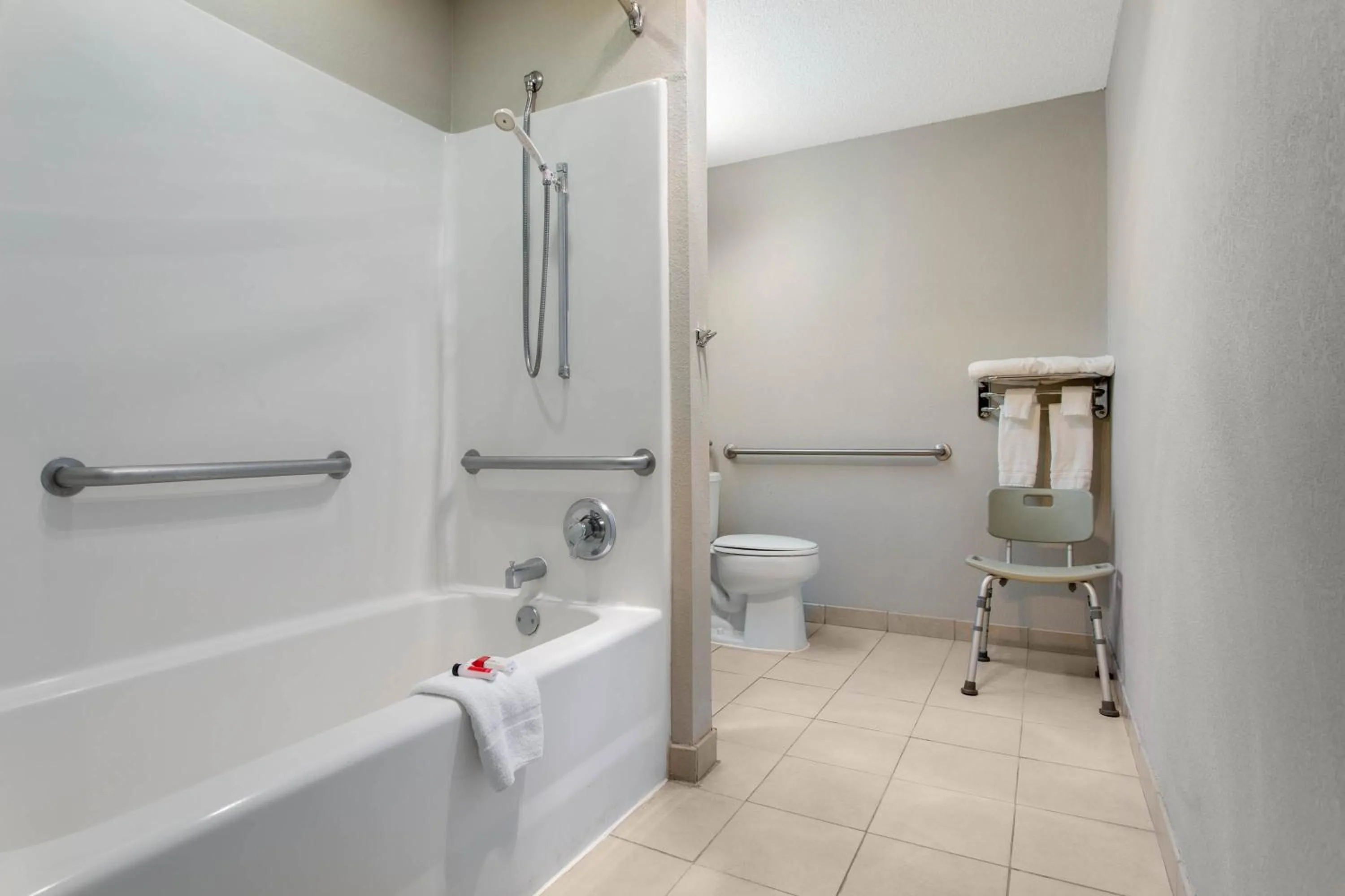 Queen Room - Disability Access/Non-Smoking in Microtel Inn & Suites by Wyndham Philadelphia Airport