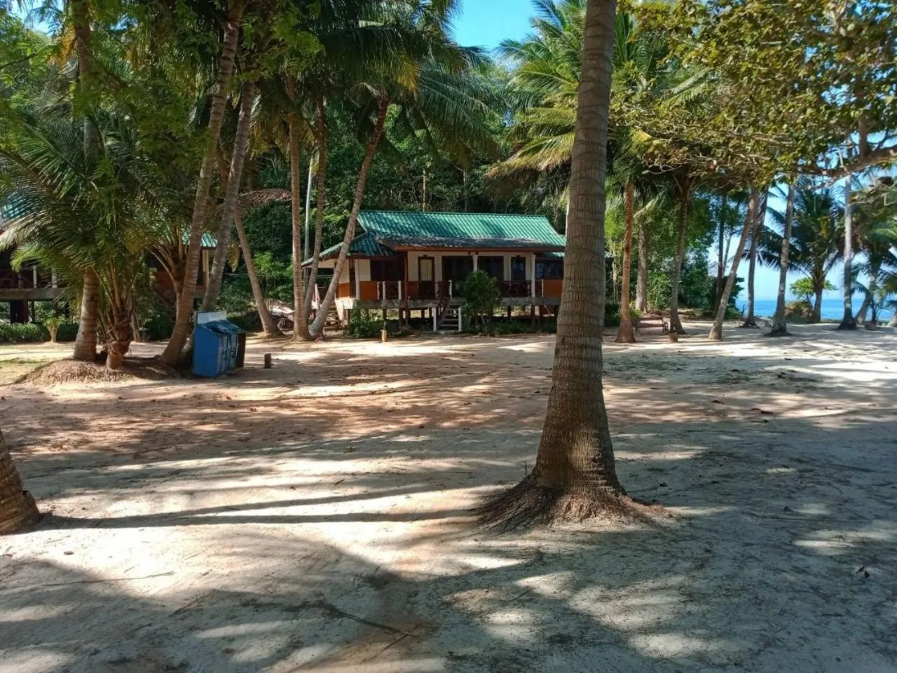 Bungalow - Beach Front in Koh Talu Island Resort