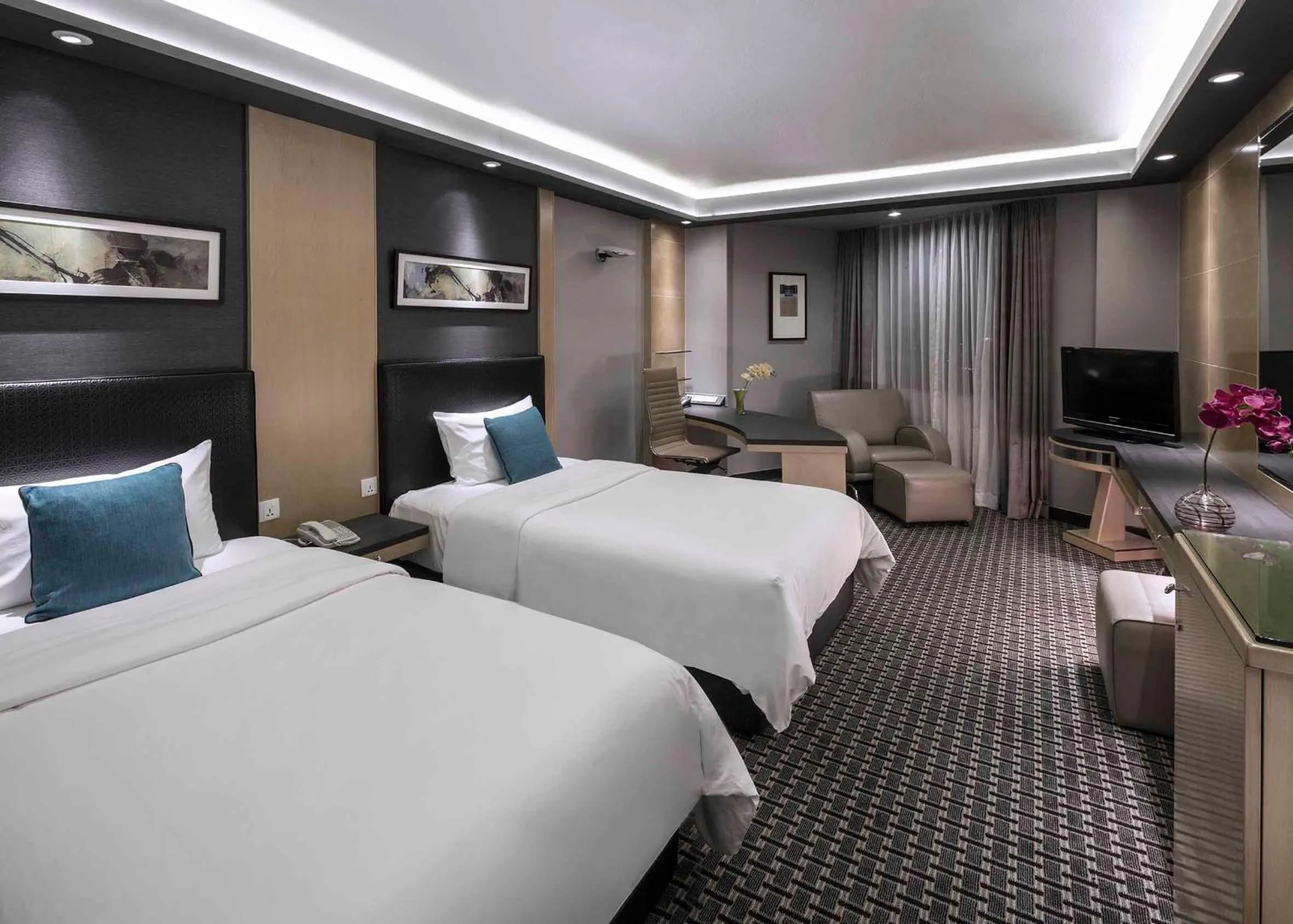 Premier Twin Room With Free WiFi in M Hotel Singapore City Centre