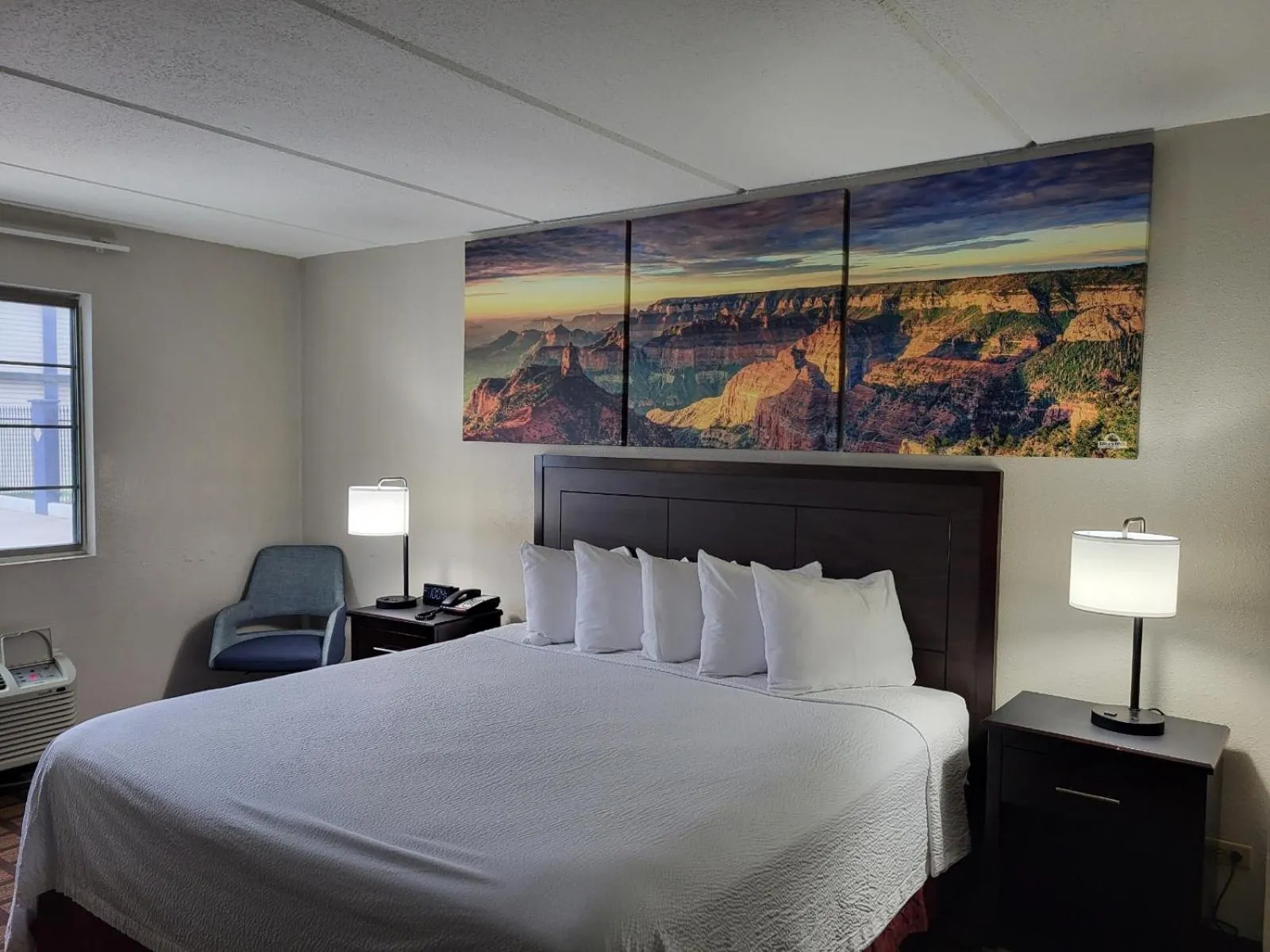 Standard King Room - Smoking in Days Inn & Suites by Wyndham Laredo