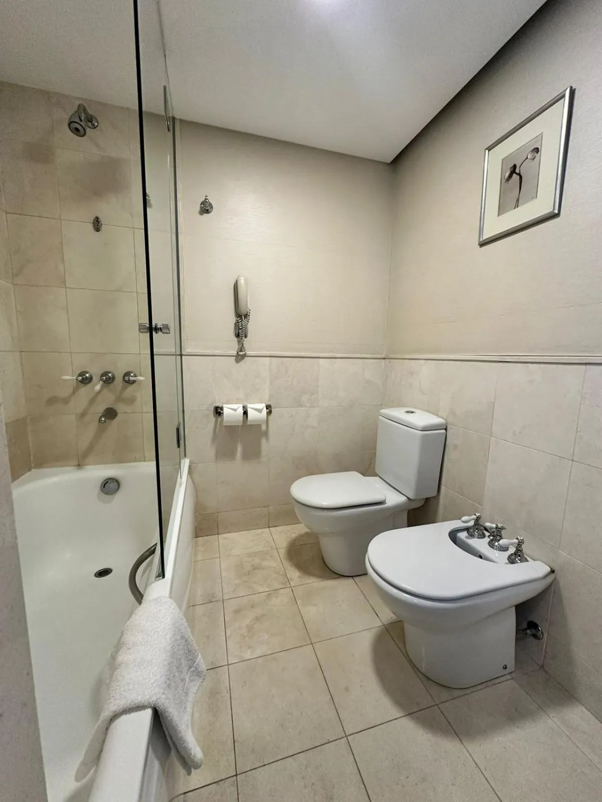 Deluxe Twin Room in Regal Pacific Puerto Madero