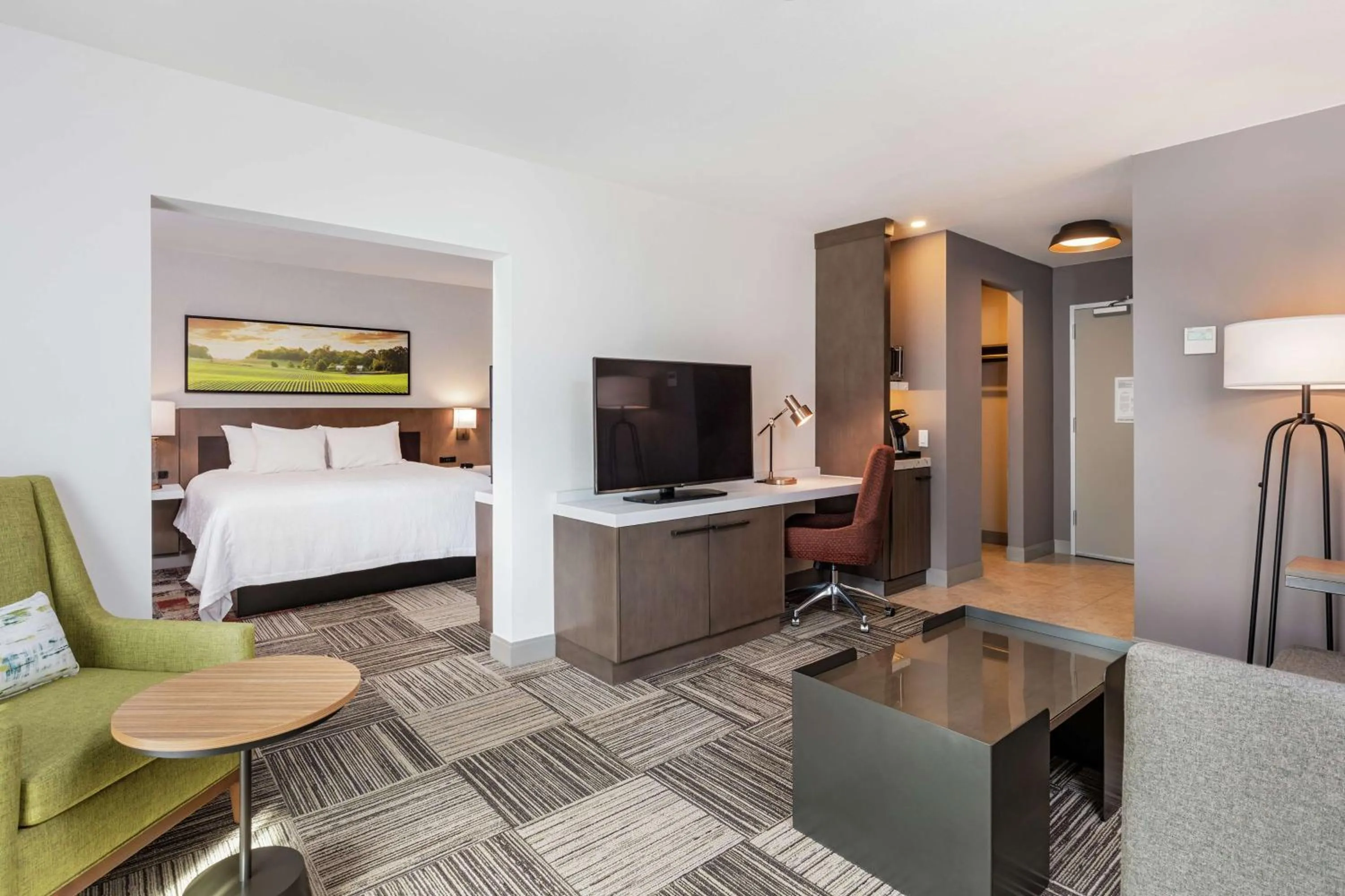 One-Bedroom King Suite in Hilton Garden Inn Davis Downtown