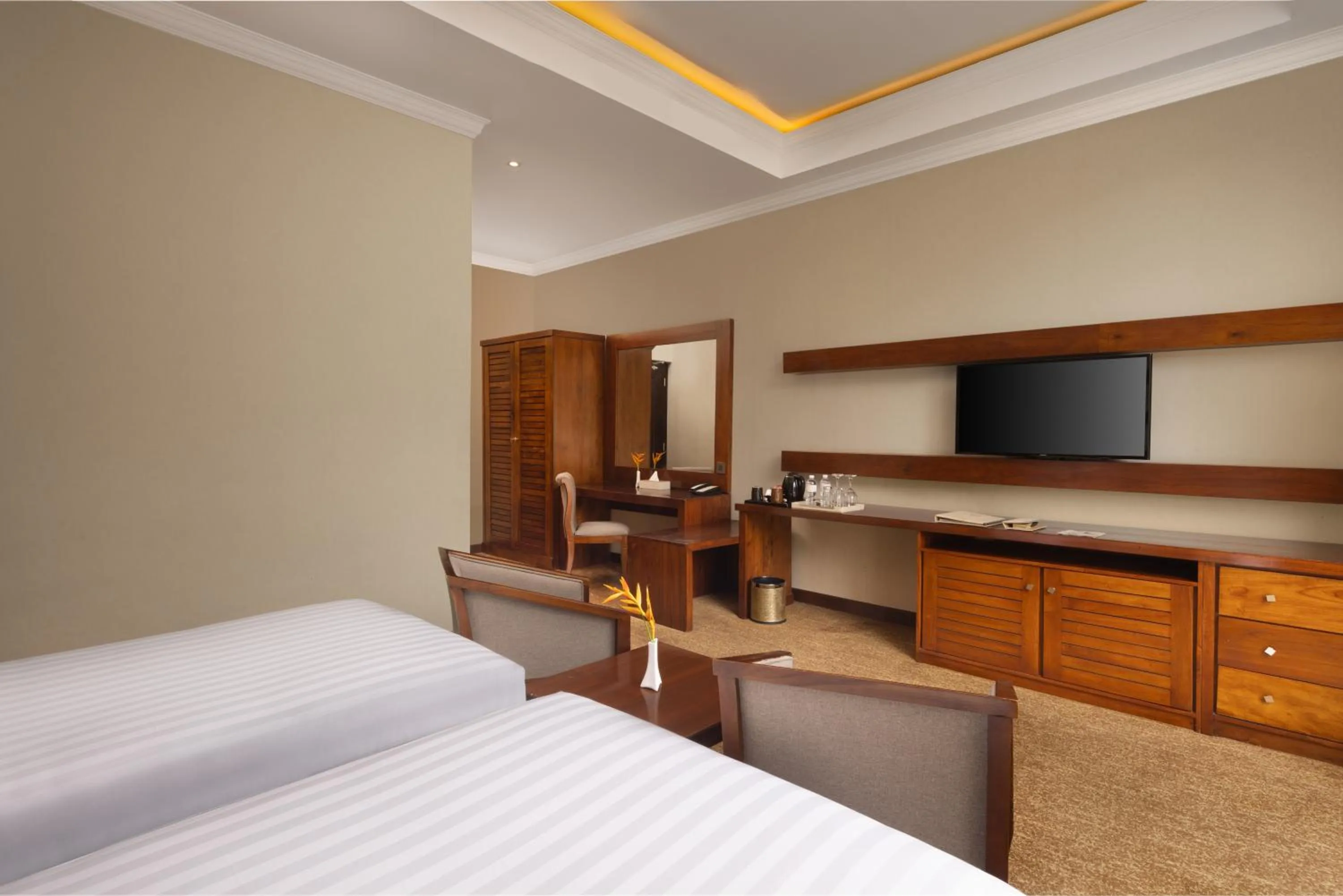 Deluxe Room with Early Check-in / Late Check-out on Availability + 10% on all Spa Treatments in The Golden Crown Hotel