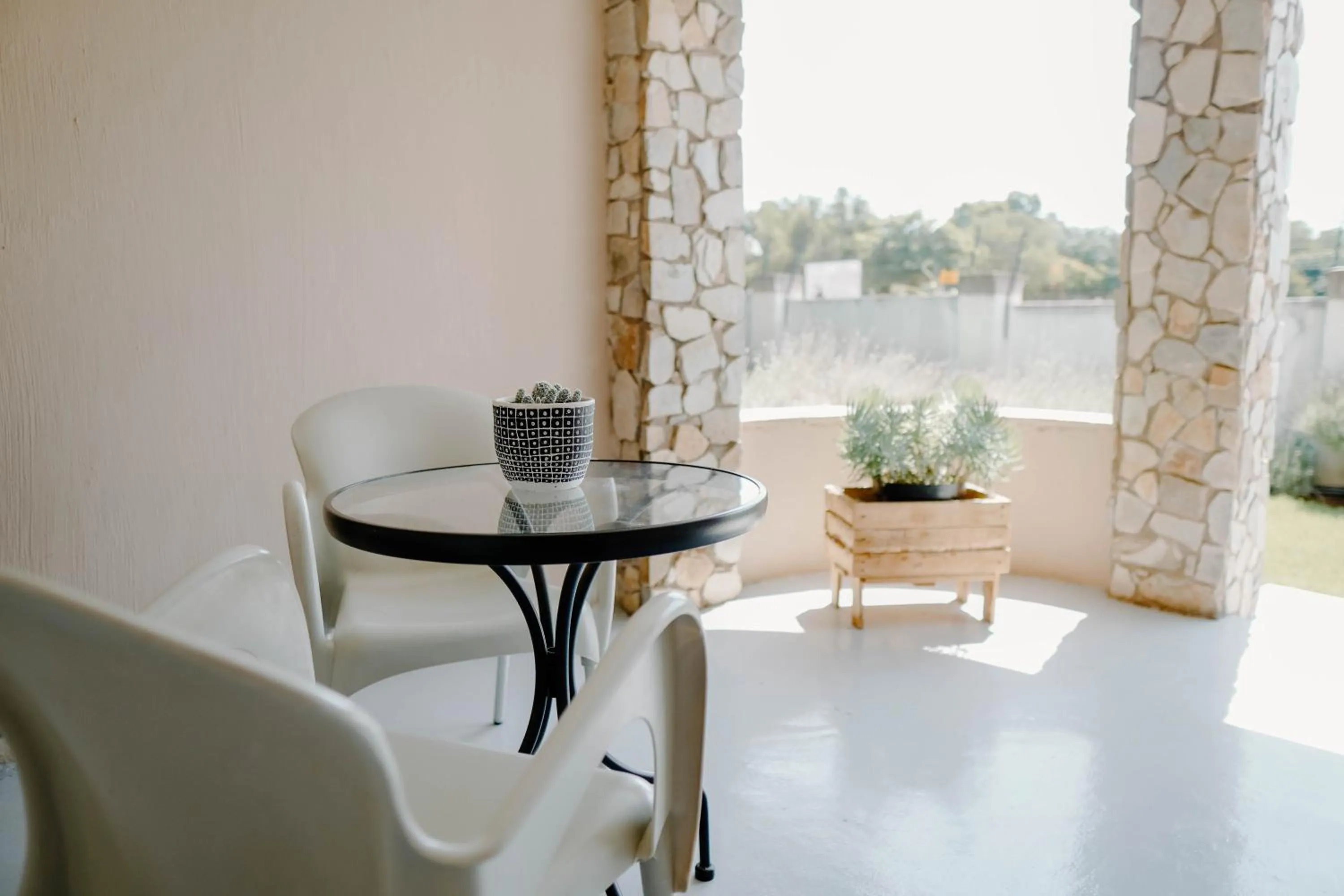 Deluxe King Room - single occupancy in Lighthouse Guesthouse & Cafe