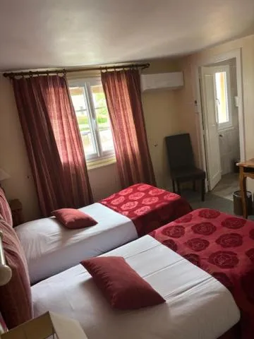 Twin Room in Logis Hôtel de la Tour