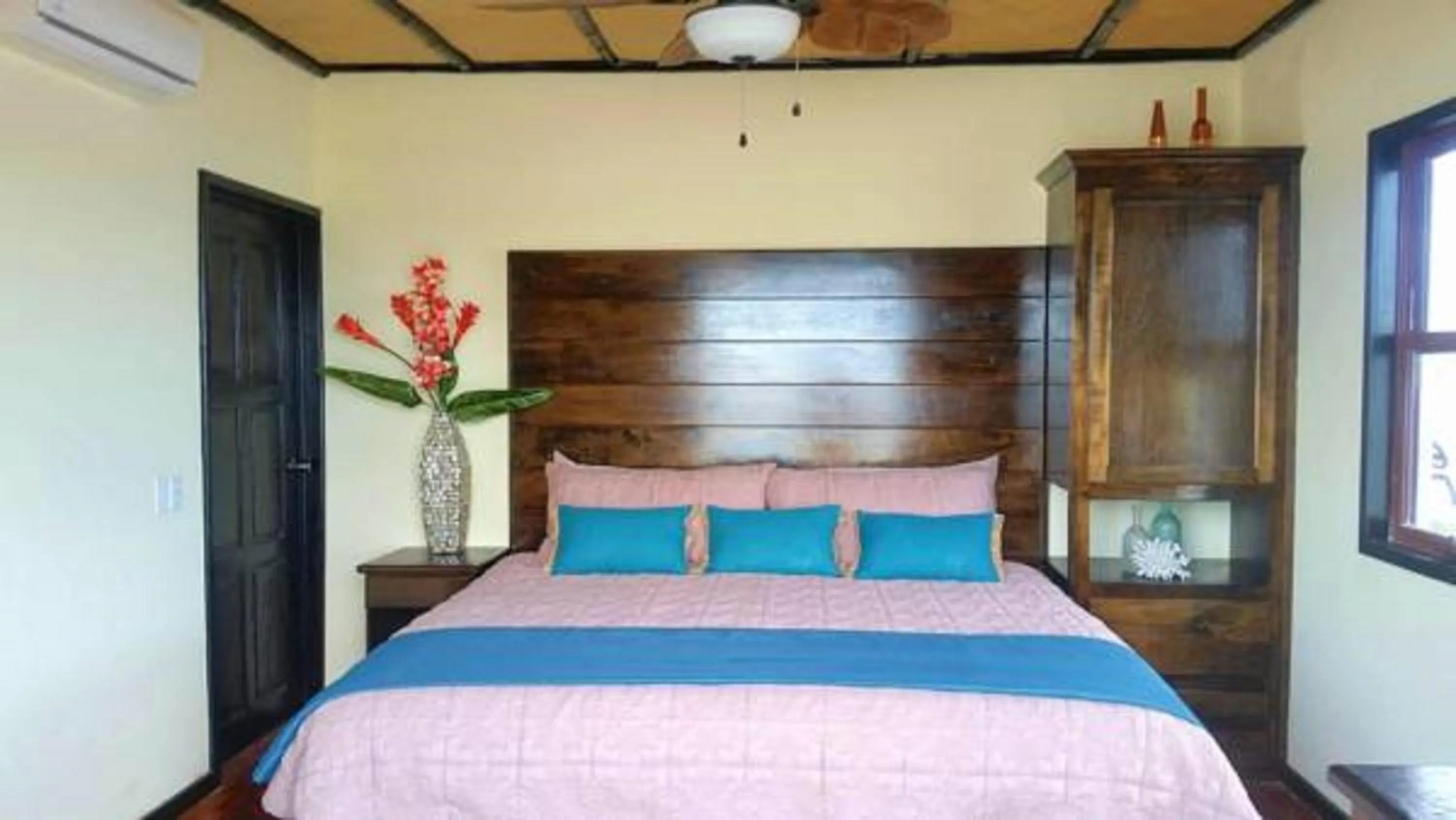 King Room with Sea View in Lina Point Belize Overwater Resort