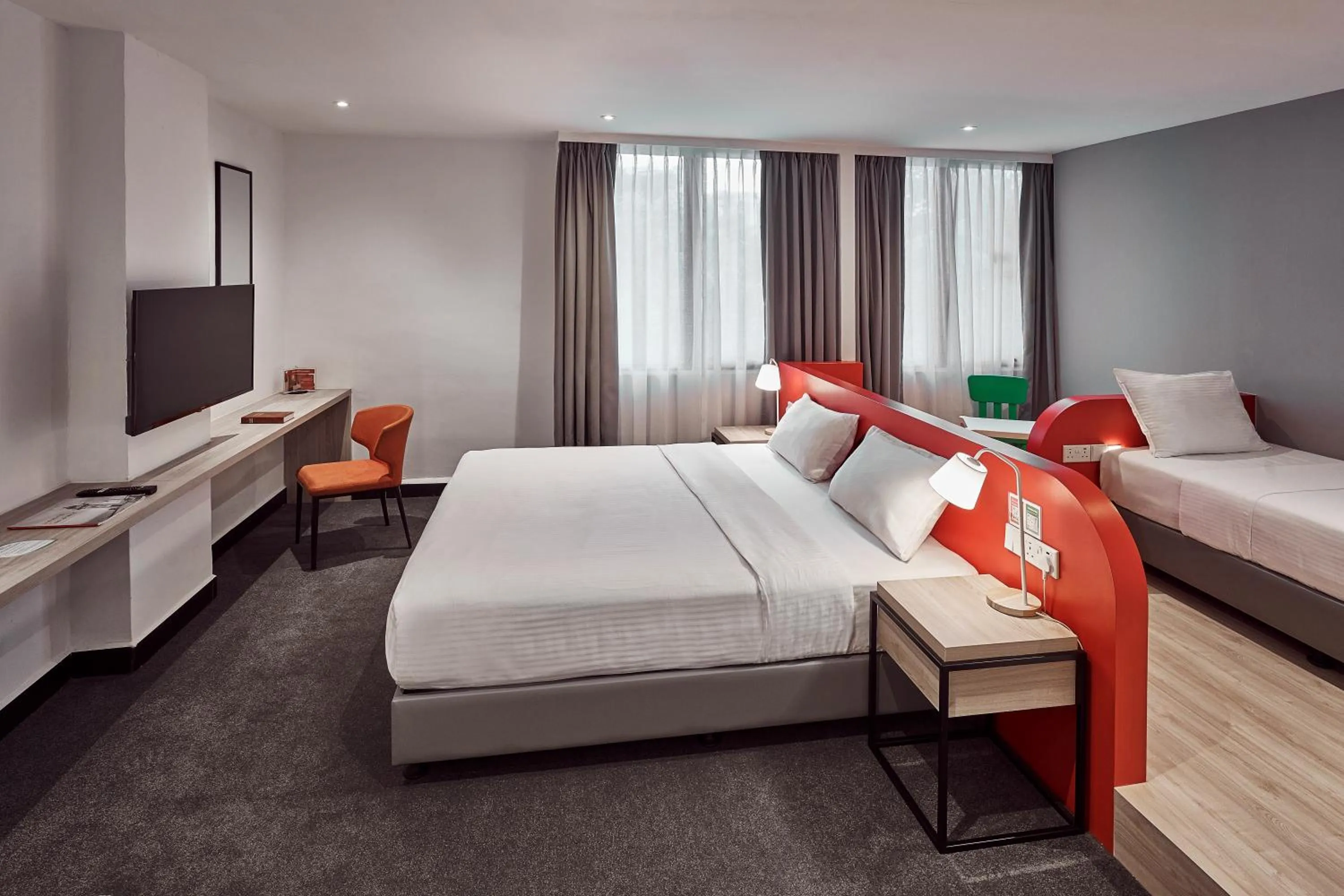 Deluxe Triple Room in Metro Y Hotel Singapore