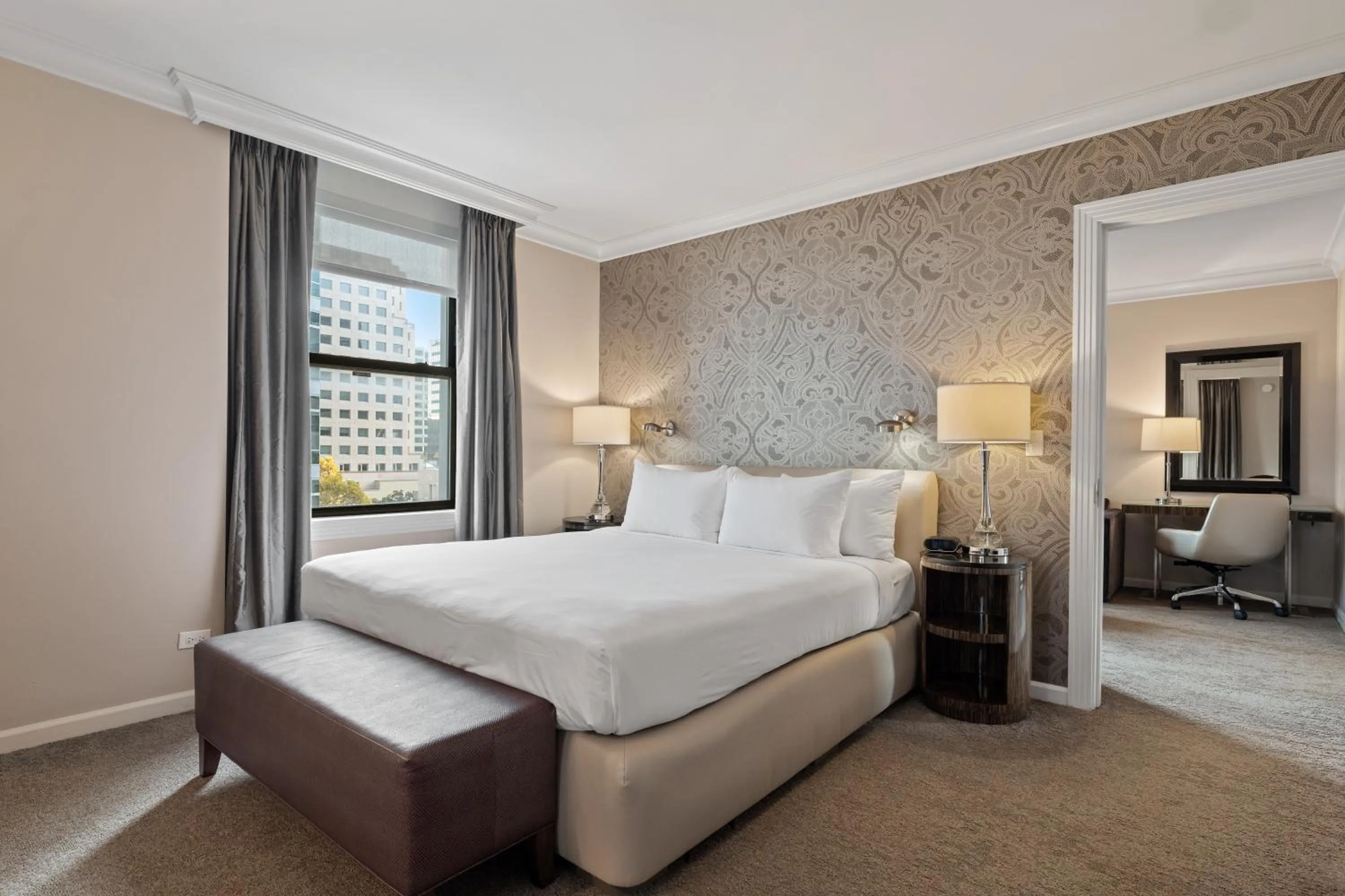 One-Bedroom Suite in Hotel De Anza