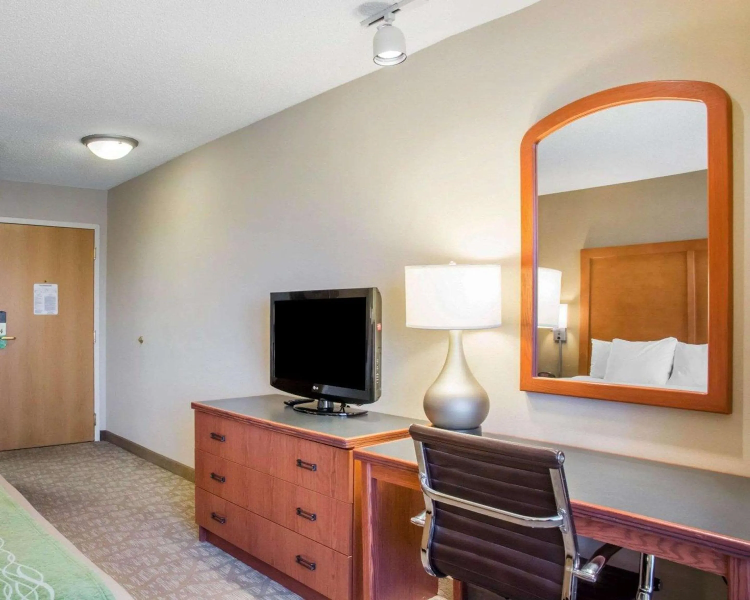 King Room - Non-Smoking in Comfort Inn & Suites West Chester - North Cincinnati