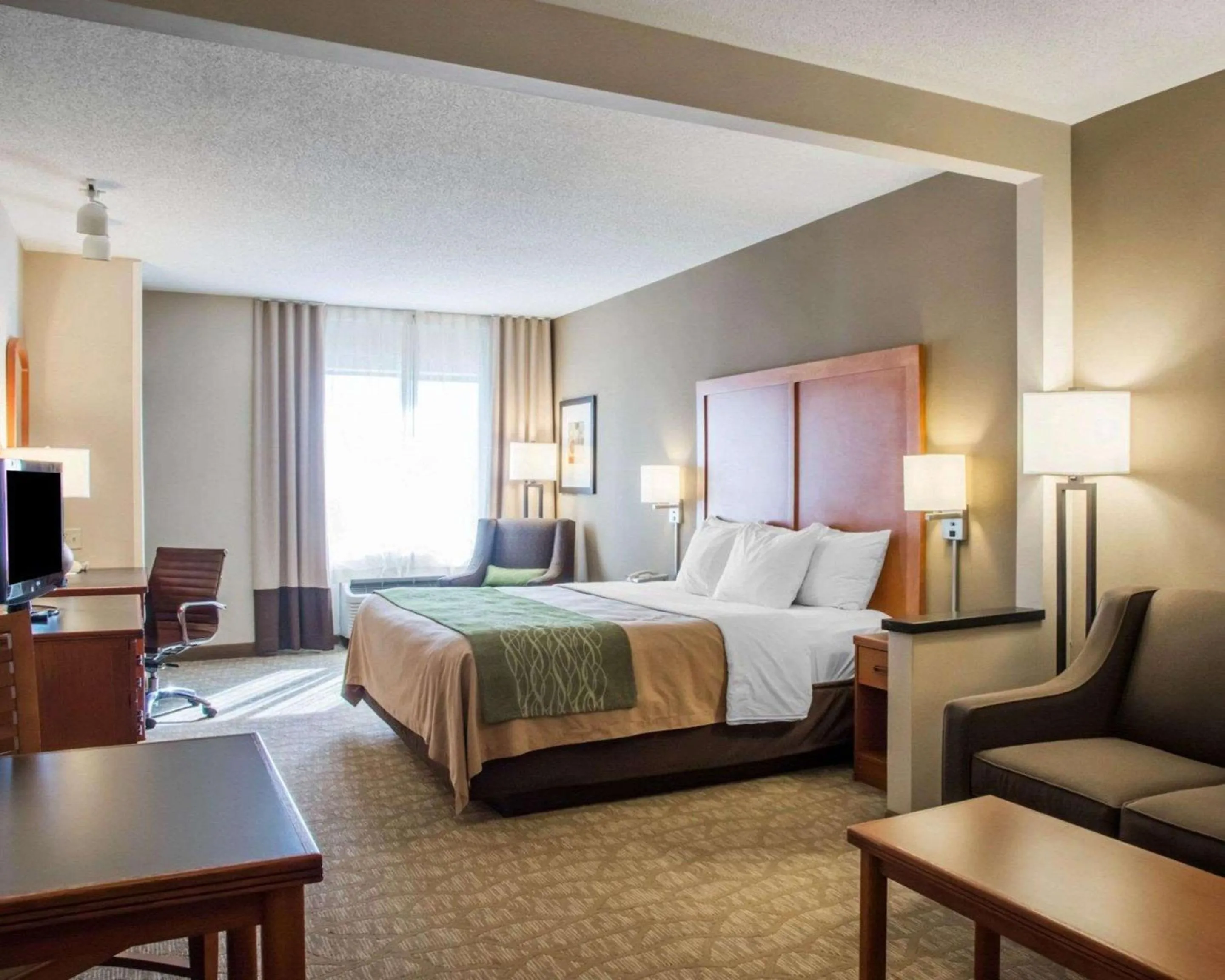 King Suite in Comfort Inn & Suites West Chester - North Cincinnati