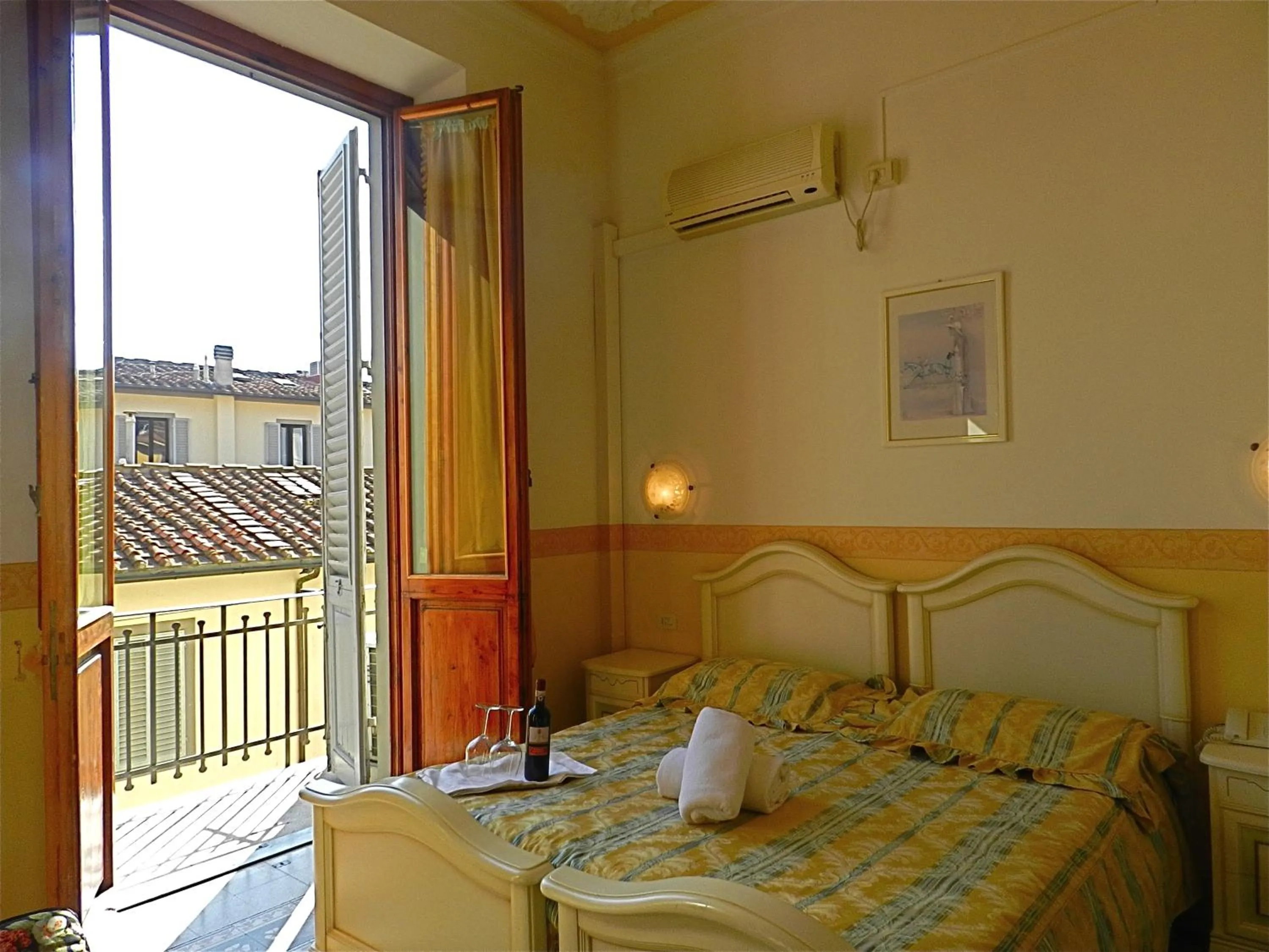 Double or Twin Room with Balcony in Hotel Desirèe