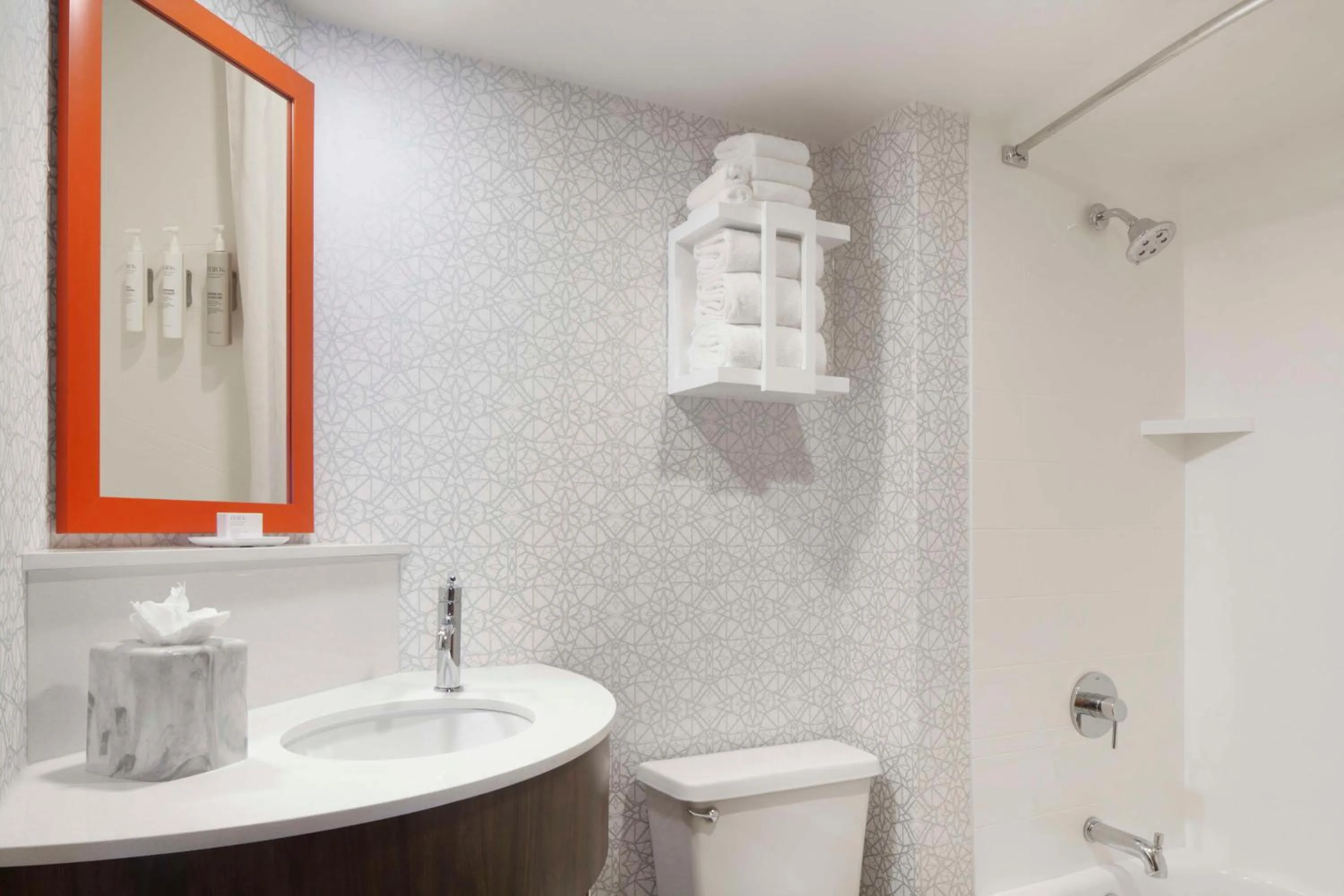 Premium King Studio with Sofa Bed in Hampton Inn Evansville