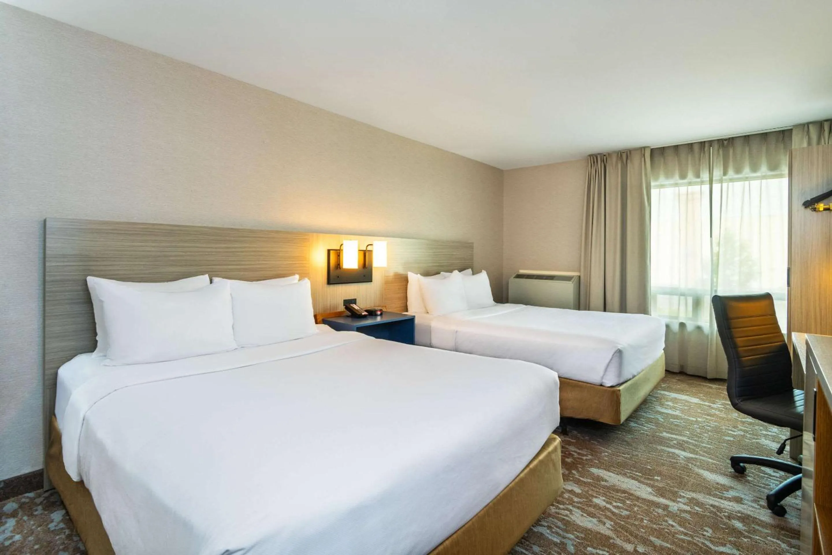 Double Room with Two Double Beds - Upper Floor in Comfort Inn Hwy 401