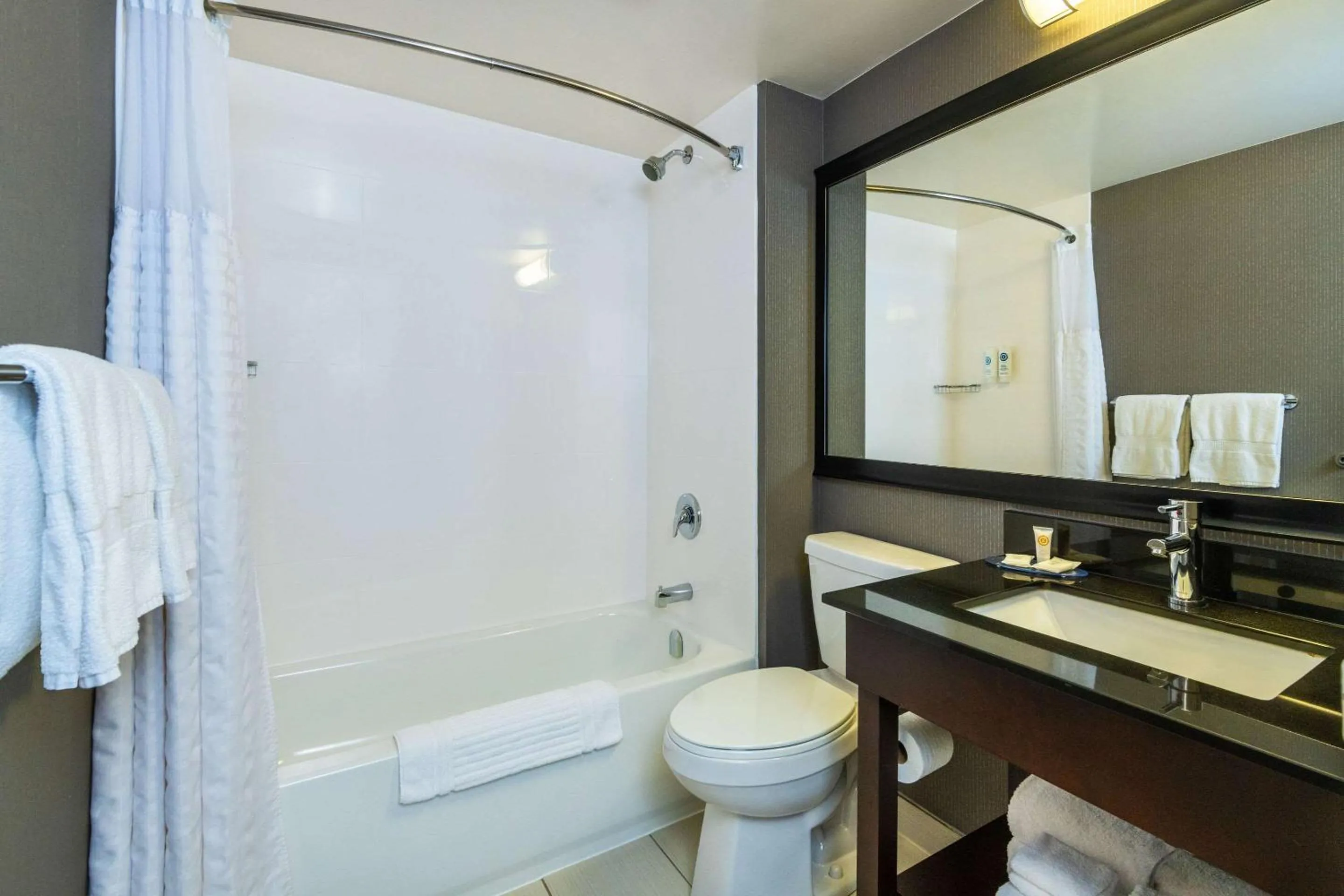 Double Room with Two Double Beds - Ground Floor in Comfort Inn Hwy 401