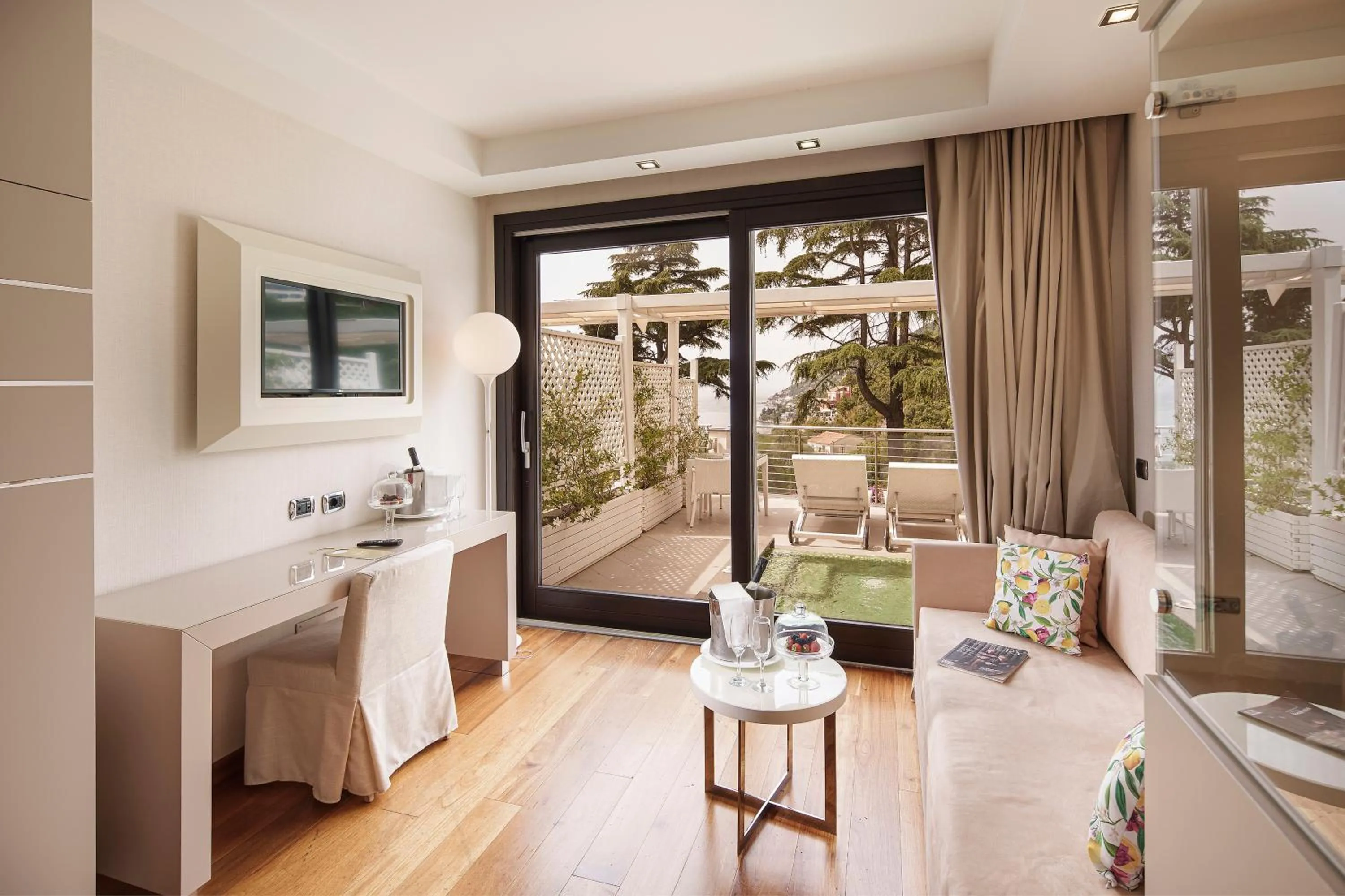 Junior Suite with Hot Tub in Relais Paradiso