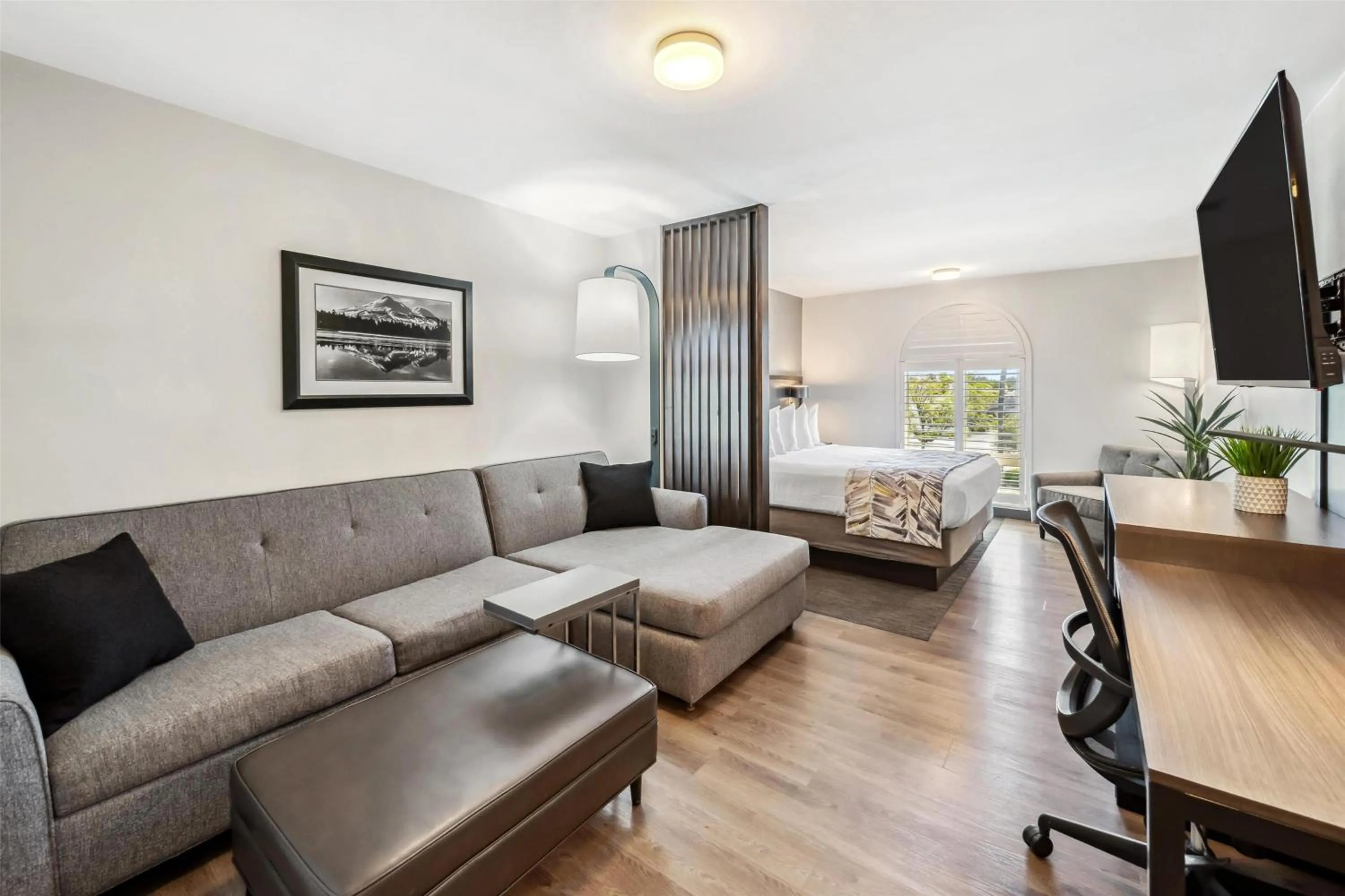 Executive King Suite with Sofa Bed - Non-Smoking in Best Western Plus Hilltop Inn