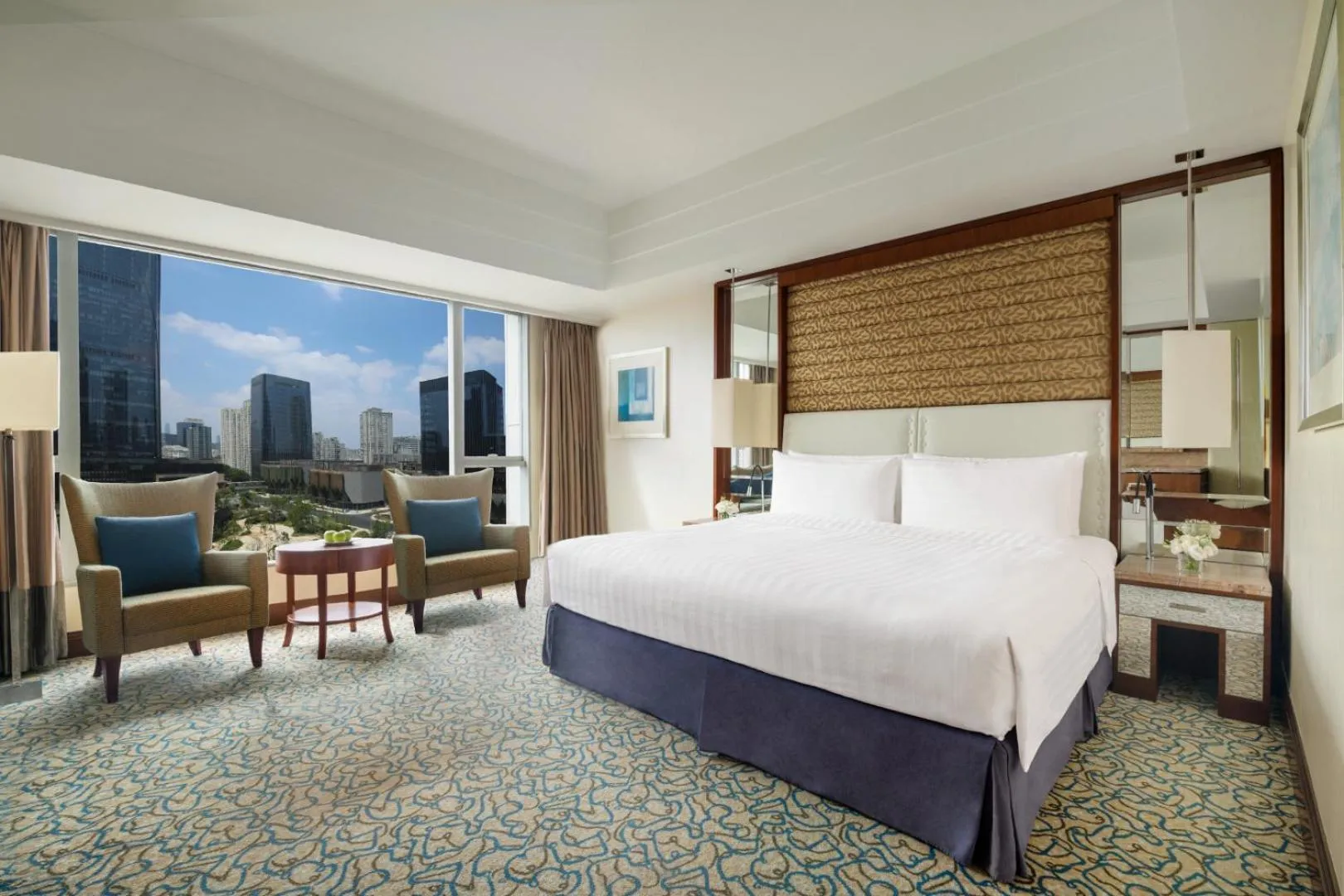 Deluxe King Room in Shangri-La Ningbo - The Three Rivers Intersection