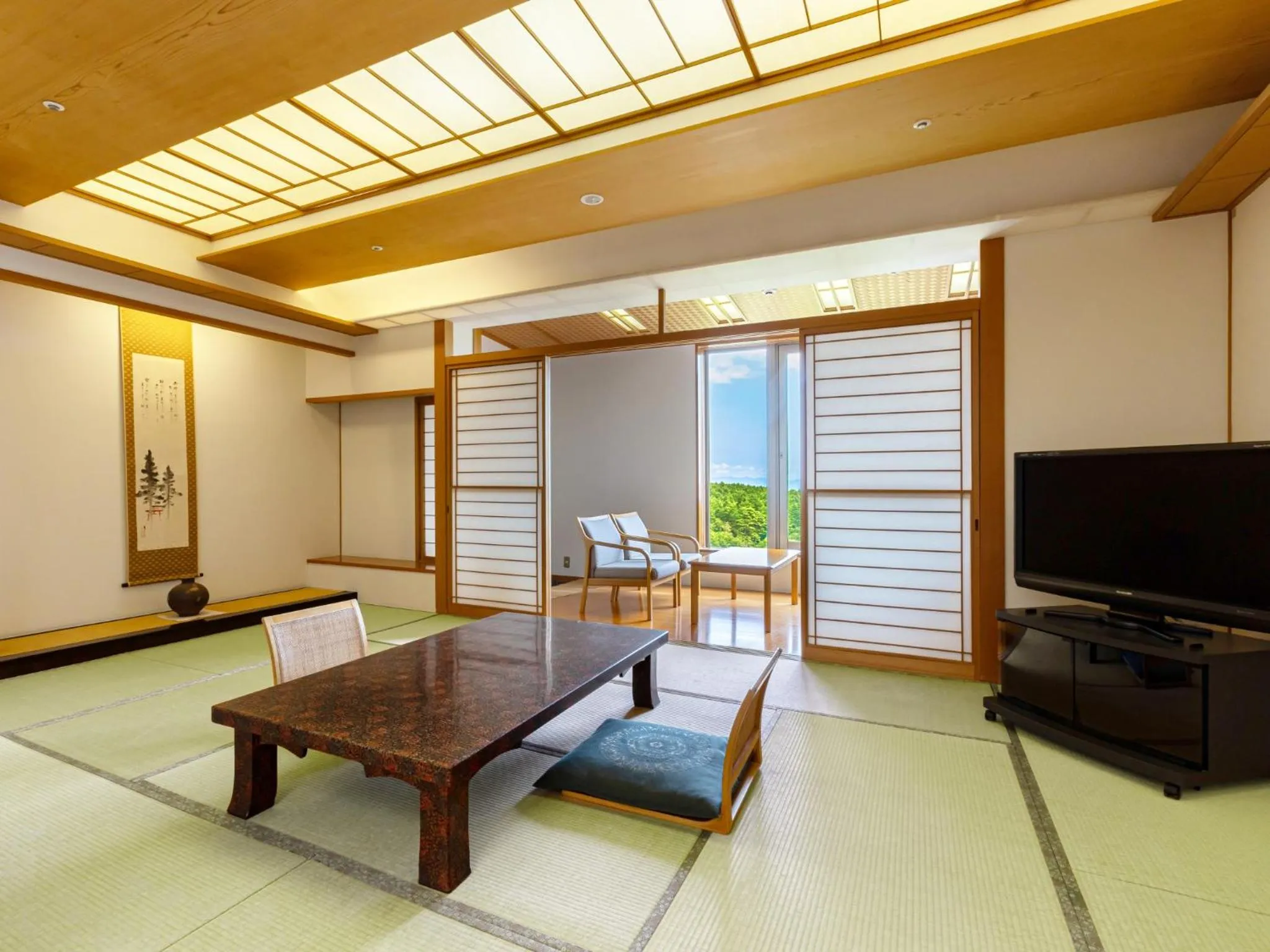 Japanese-Style Deluxe Room in KAMENOI HOTEL Aomori Makado