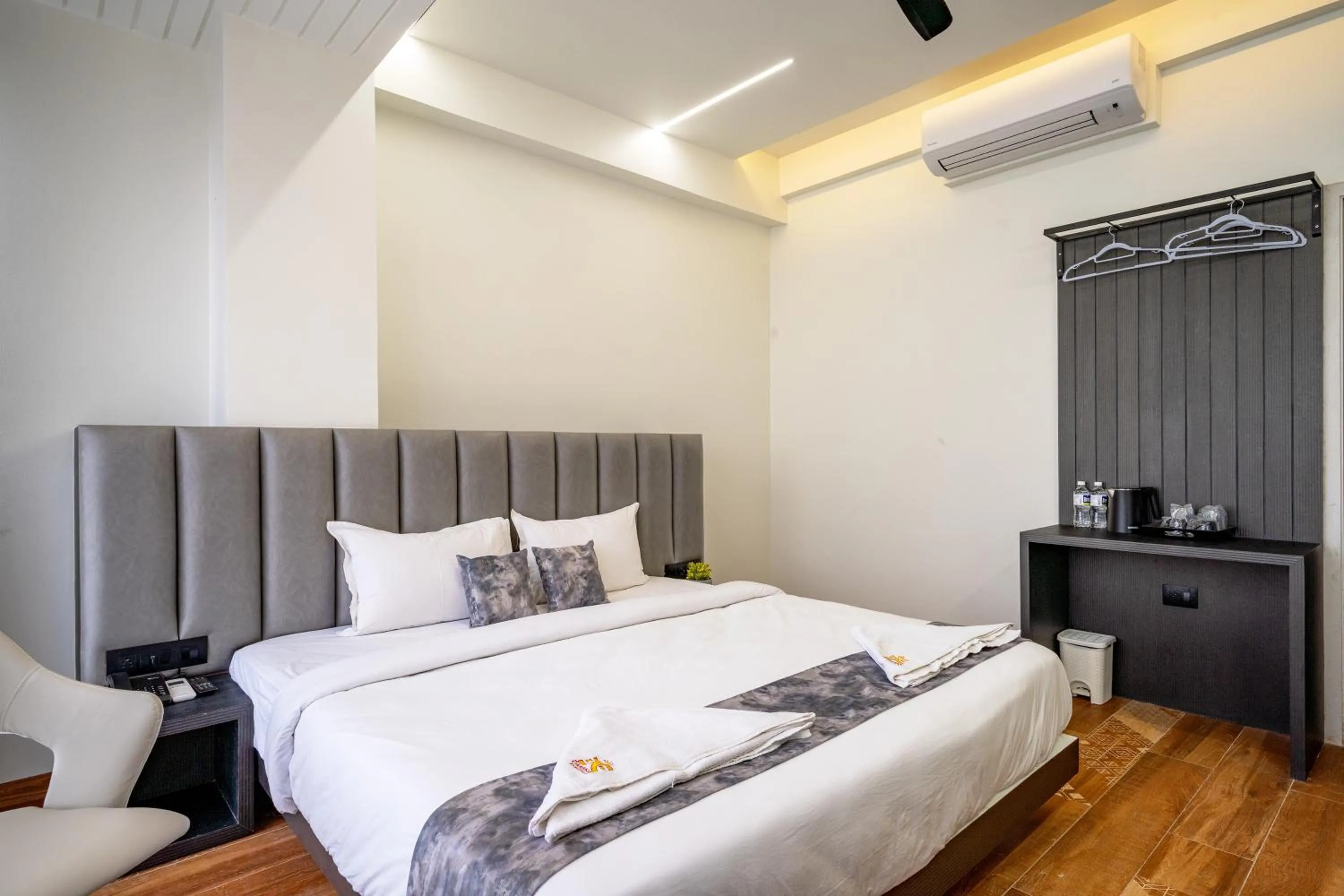 Superior Deluxe Double or Twin Room  in Hotel Darshan Executive