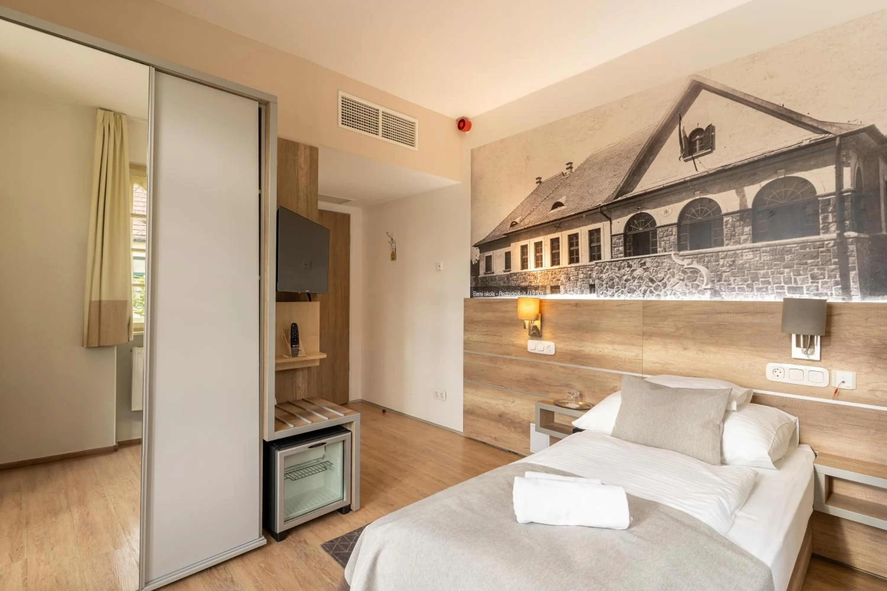 Comfort Single Room in Klebelsberg Kastély Budapest