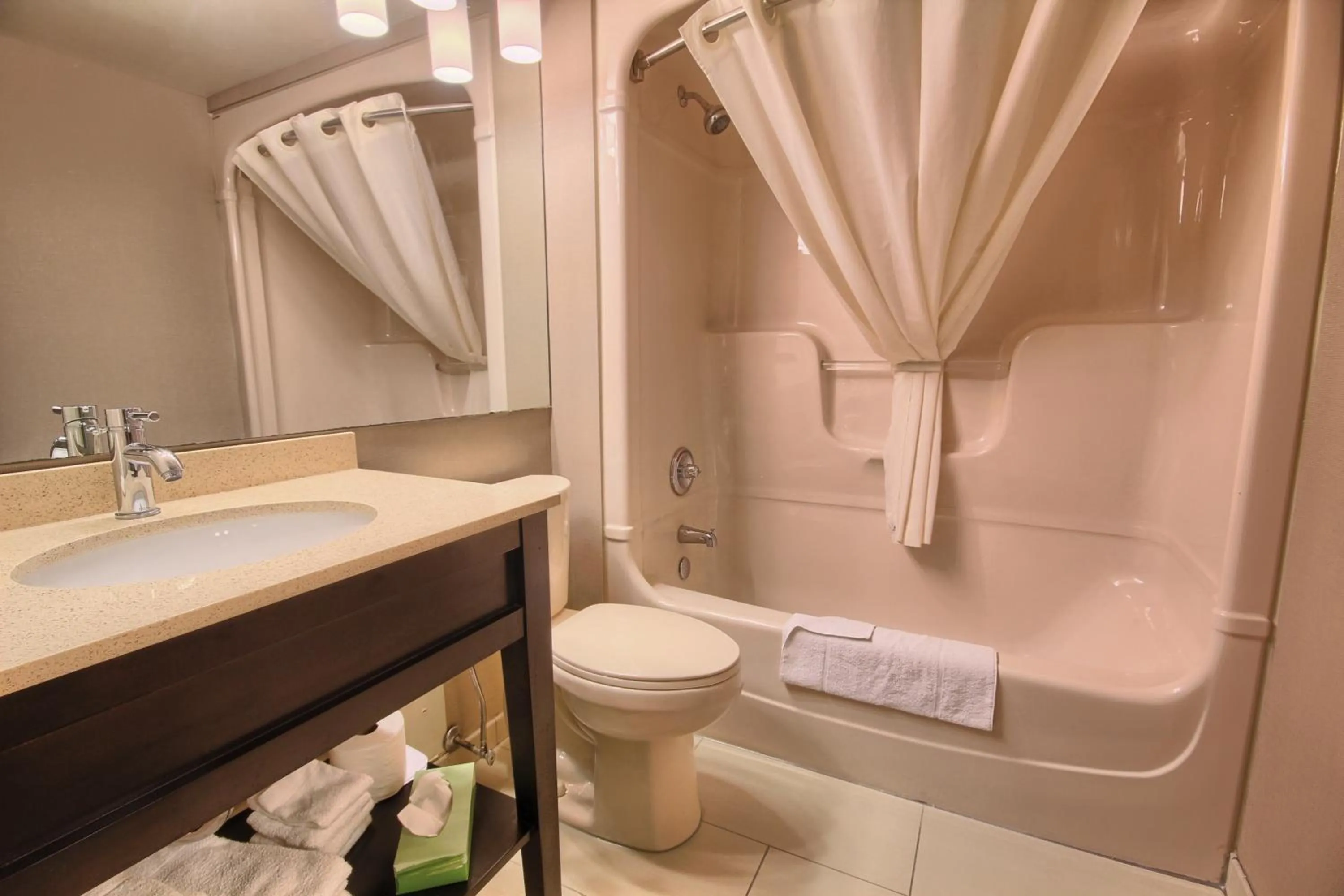 Queen Room - Non-Smoking in Comfort Inn