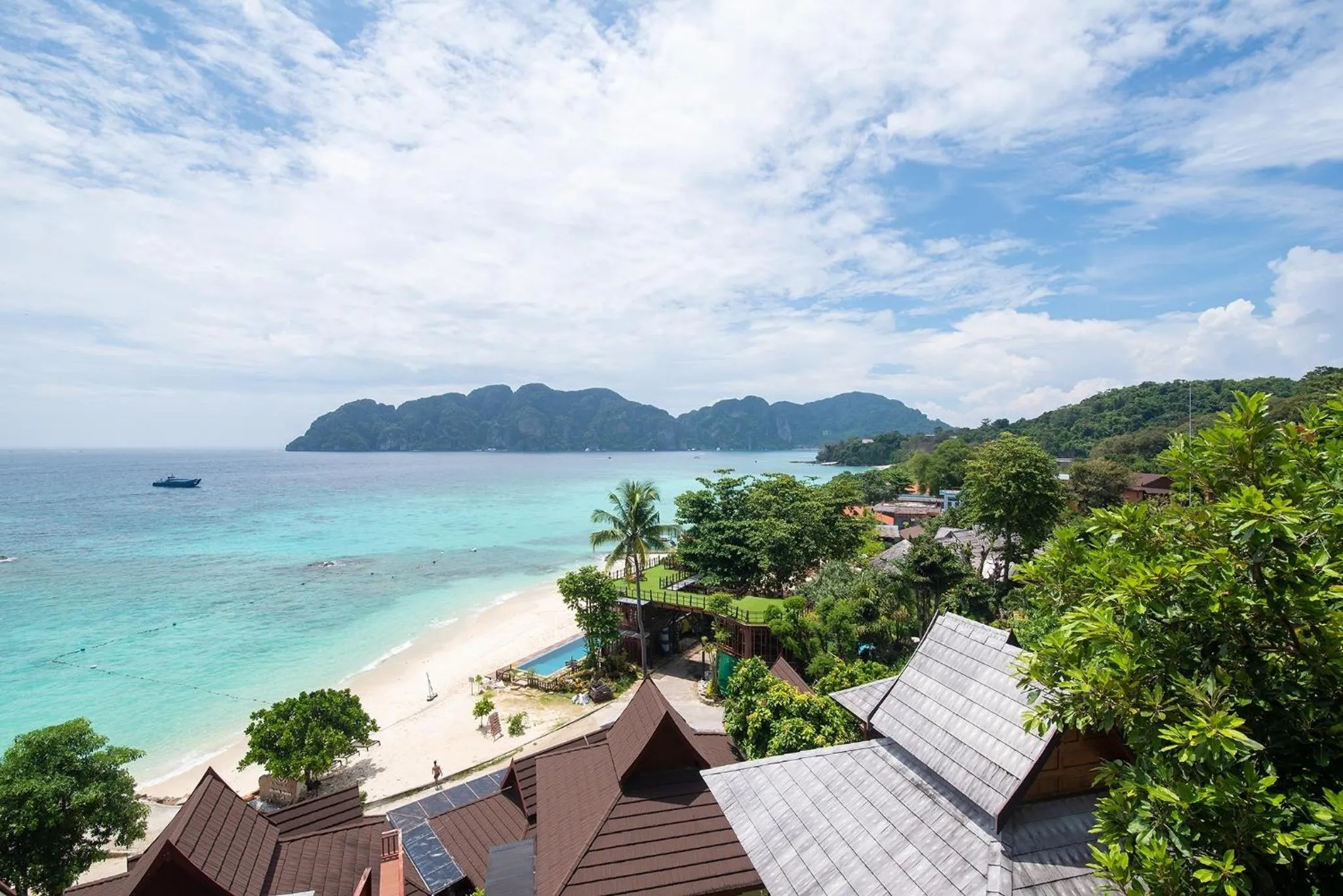 Front Side Deluxe Villa- Free Transfer to Tonsai Pier in Phi Phi The Beach Resort