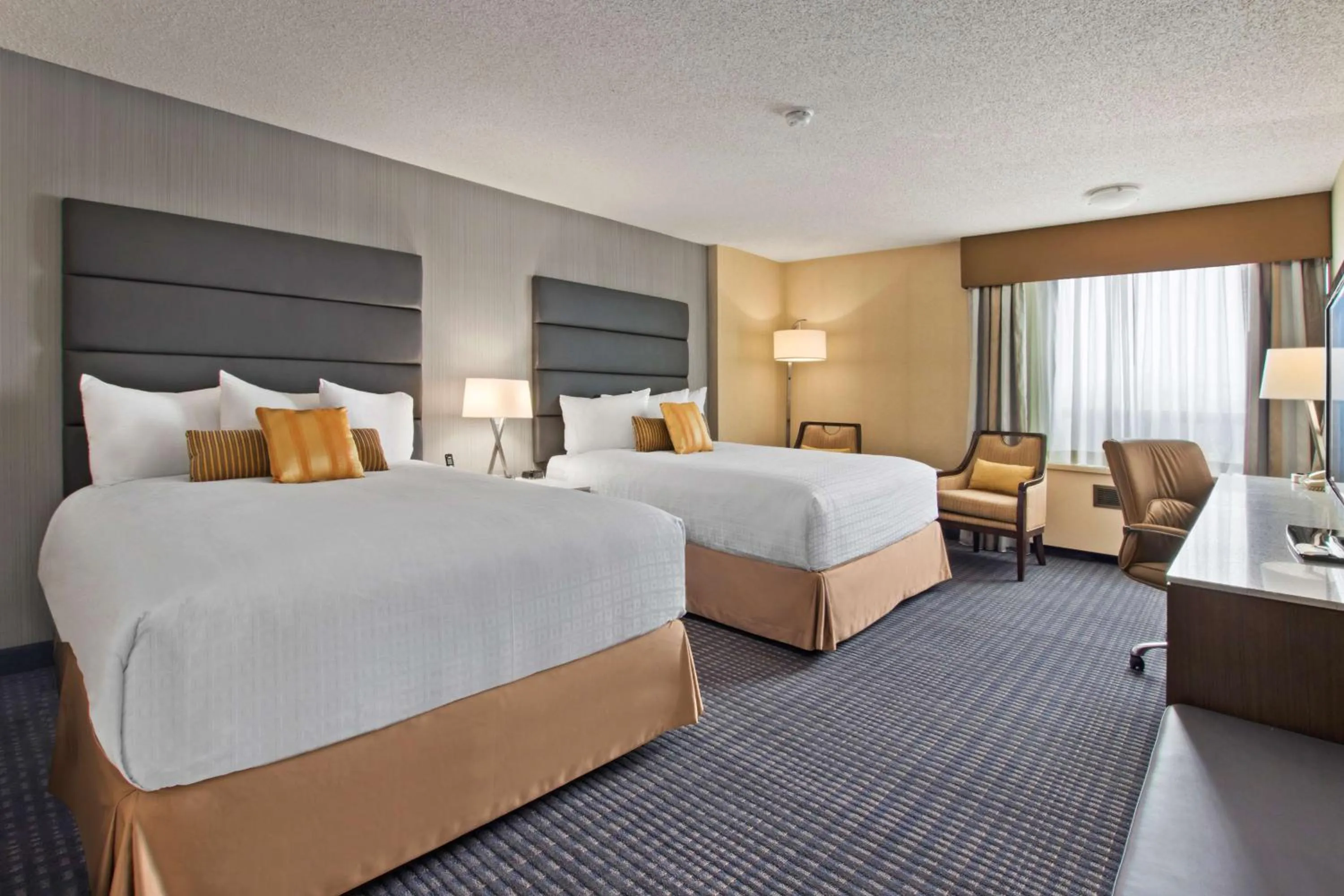 Executive Queen Room with Two Queen Beds in Best Western Premier Calgary Plaza Hotel & Conference Centre