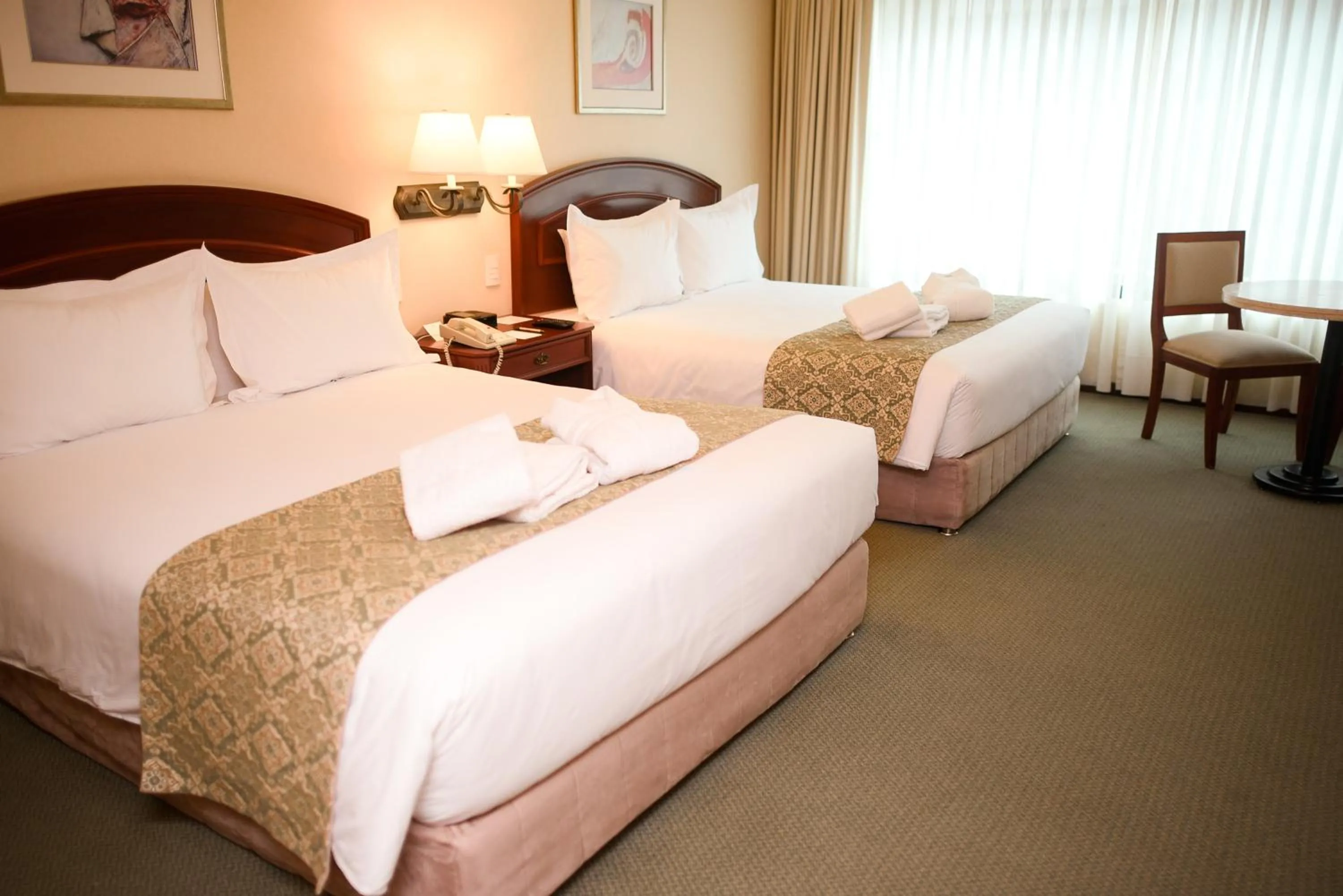 Premium Twin Room in Los Tallanes Hotel & Suites