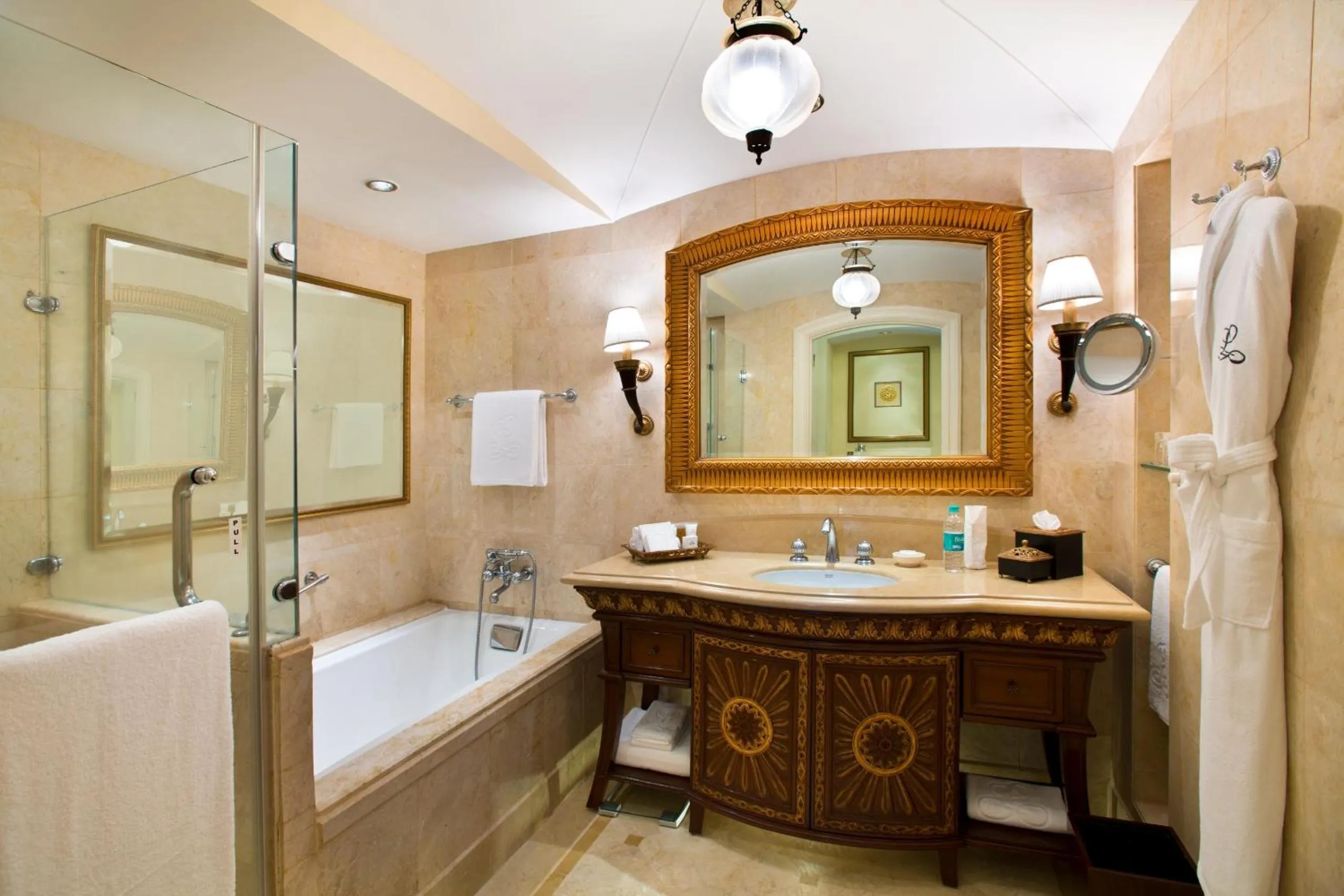 Suite - single occupancy in The Leela Palace Bengaluru