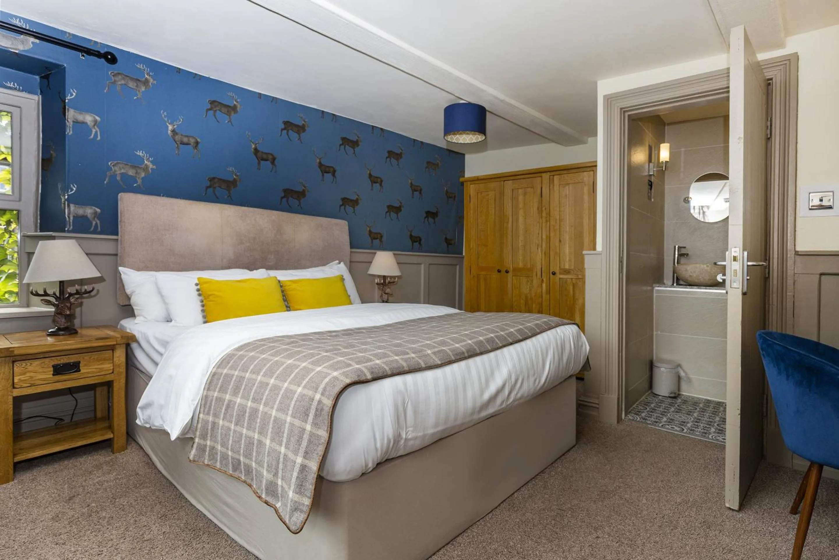 King Room in The Fleece Inn at Barkisland