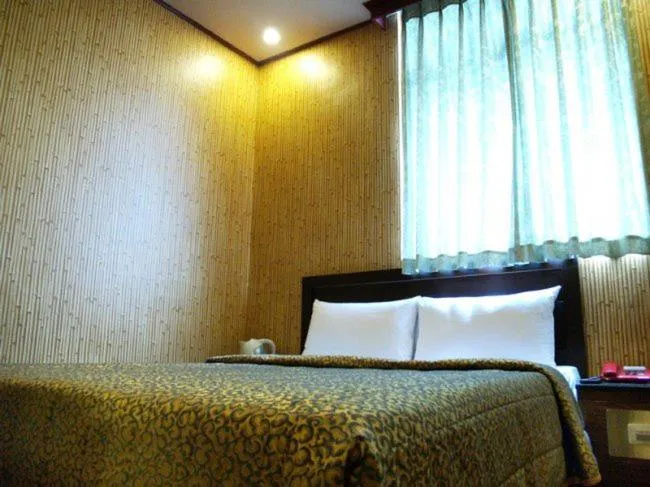 Small Double Room in Hotel Lee-Chan